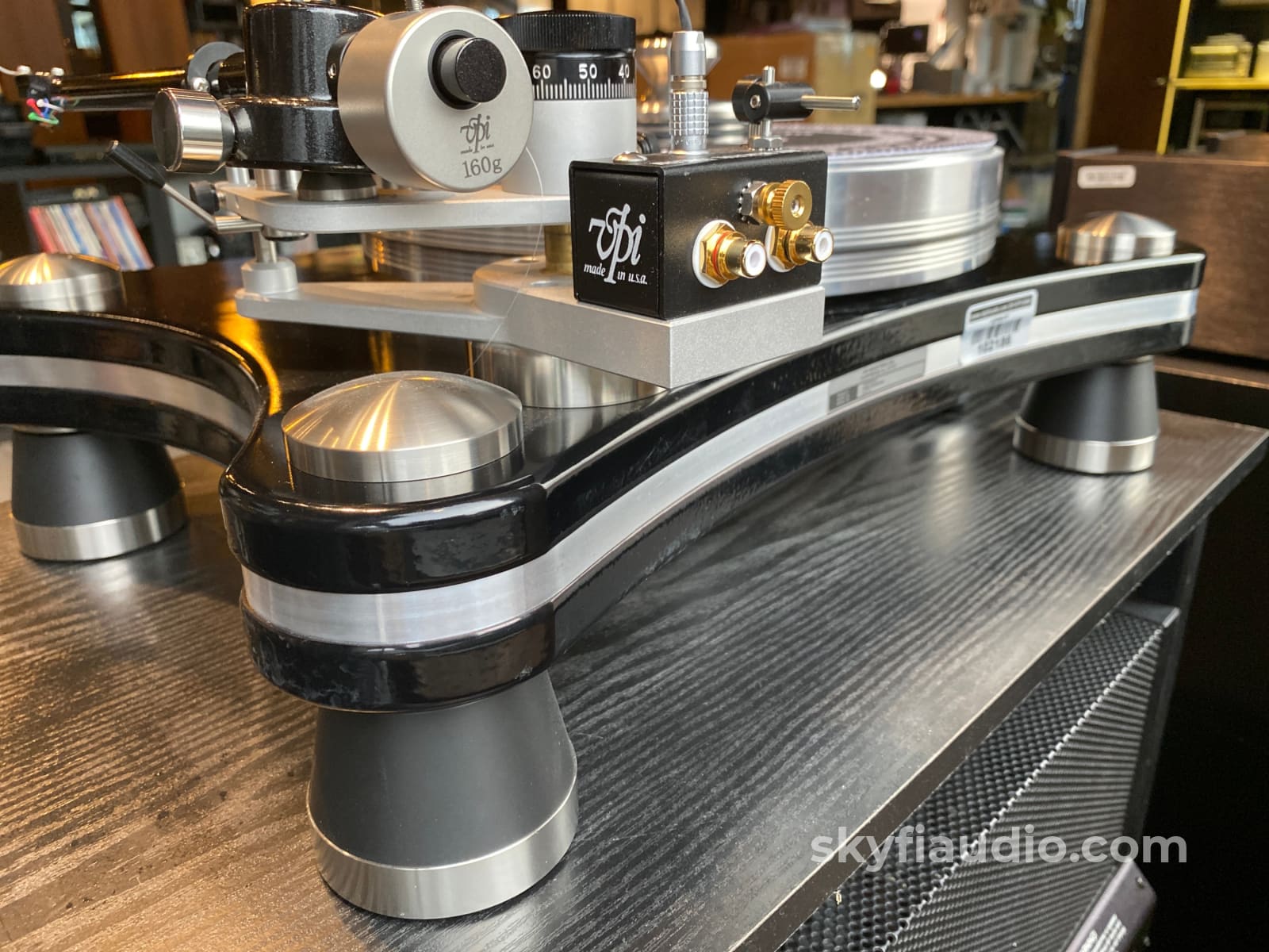 Vpi Prime Signature Turntable With Jmw Memorial Tonearm And New Sumiko Cartridge