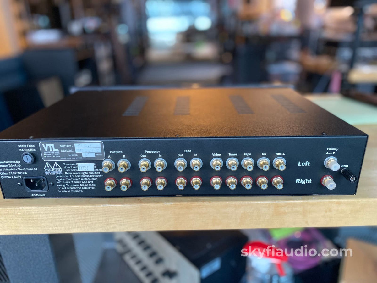Vtl (Vacuum Tube Logic) Tl2.5 Line Level Preamp W/Remote Preamplifier
