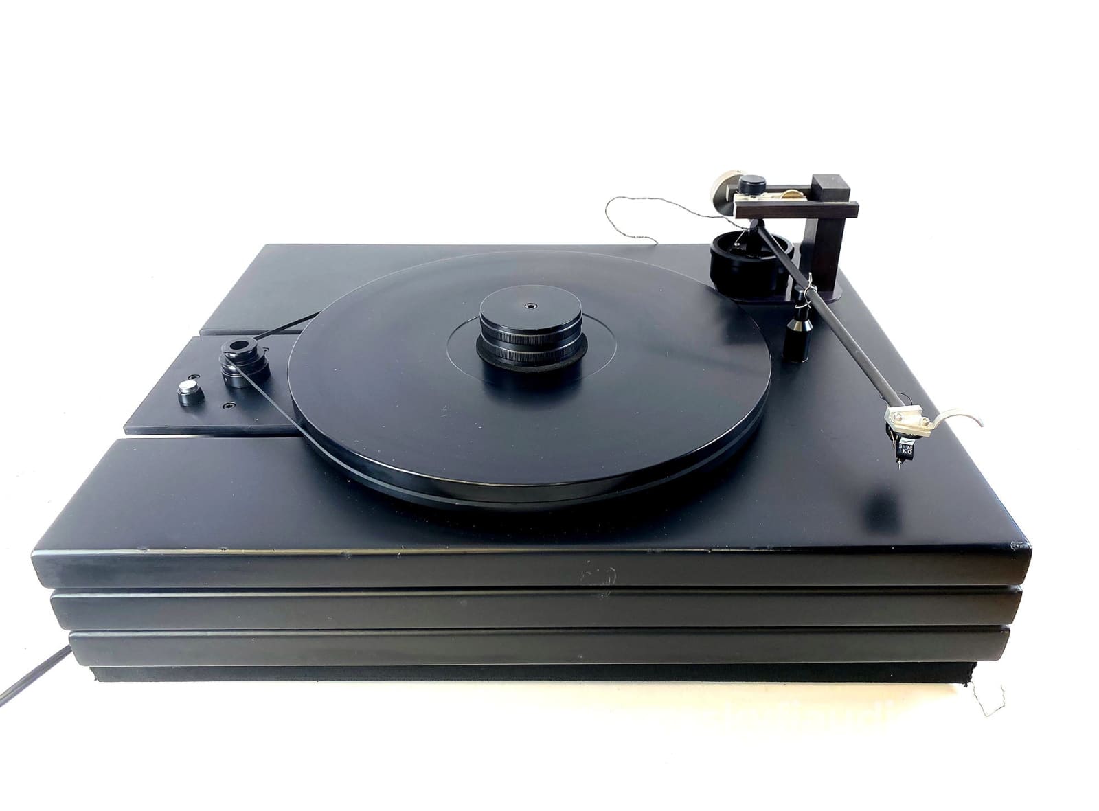 Well Tempered Classic Turntable - With Many Upgrades And Original Dust Cover