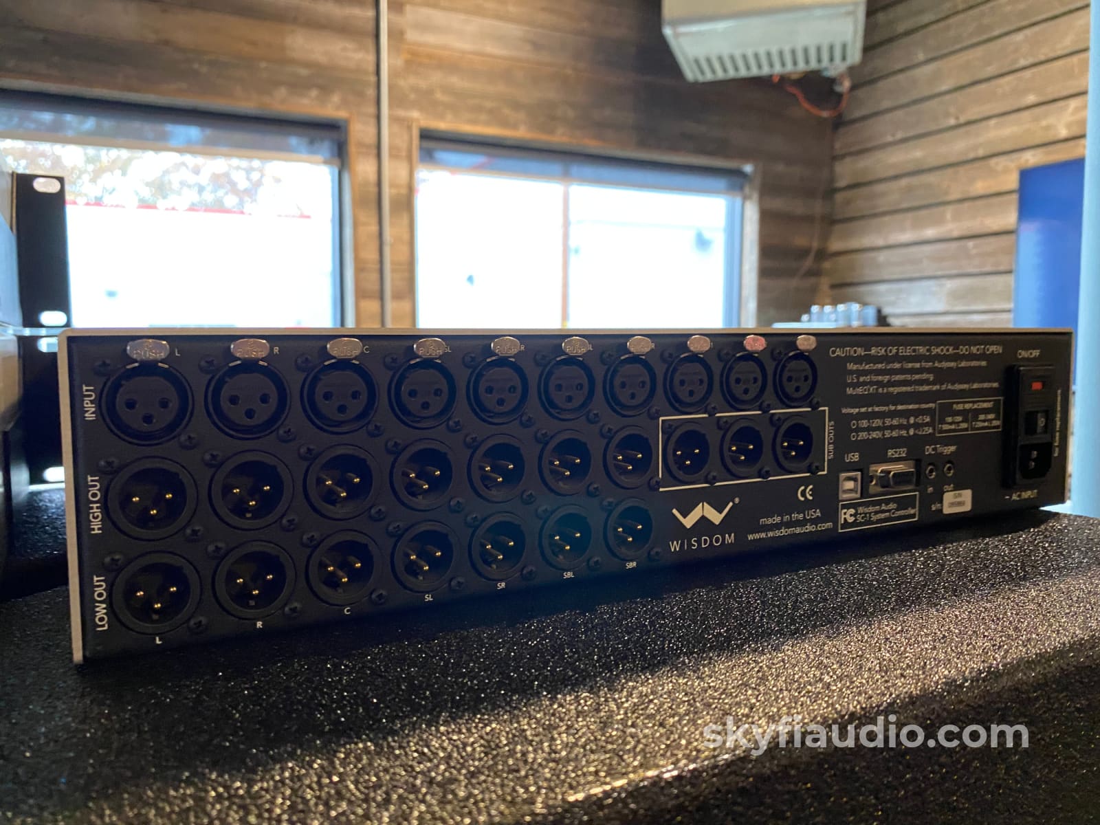 Wisdom Audio 2.1 Line Array Active Speaker System - Killer For Large Rooms Speakers