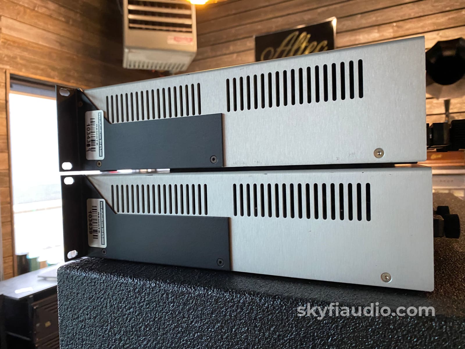 Wisdom Audio 2.1 Line Array Active Speaker System - Killer For Large Rooms Speakers