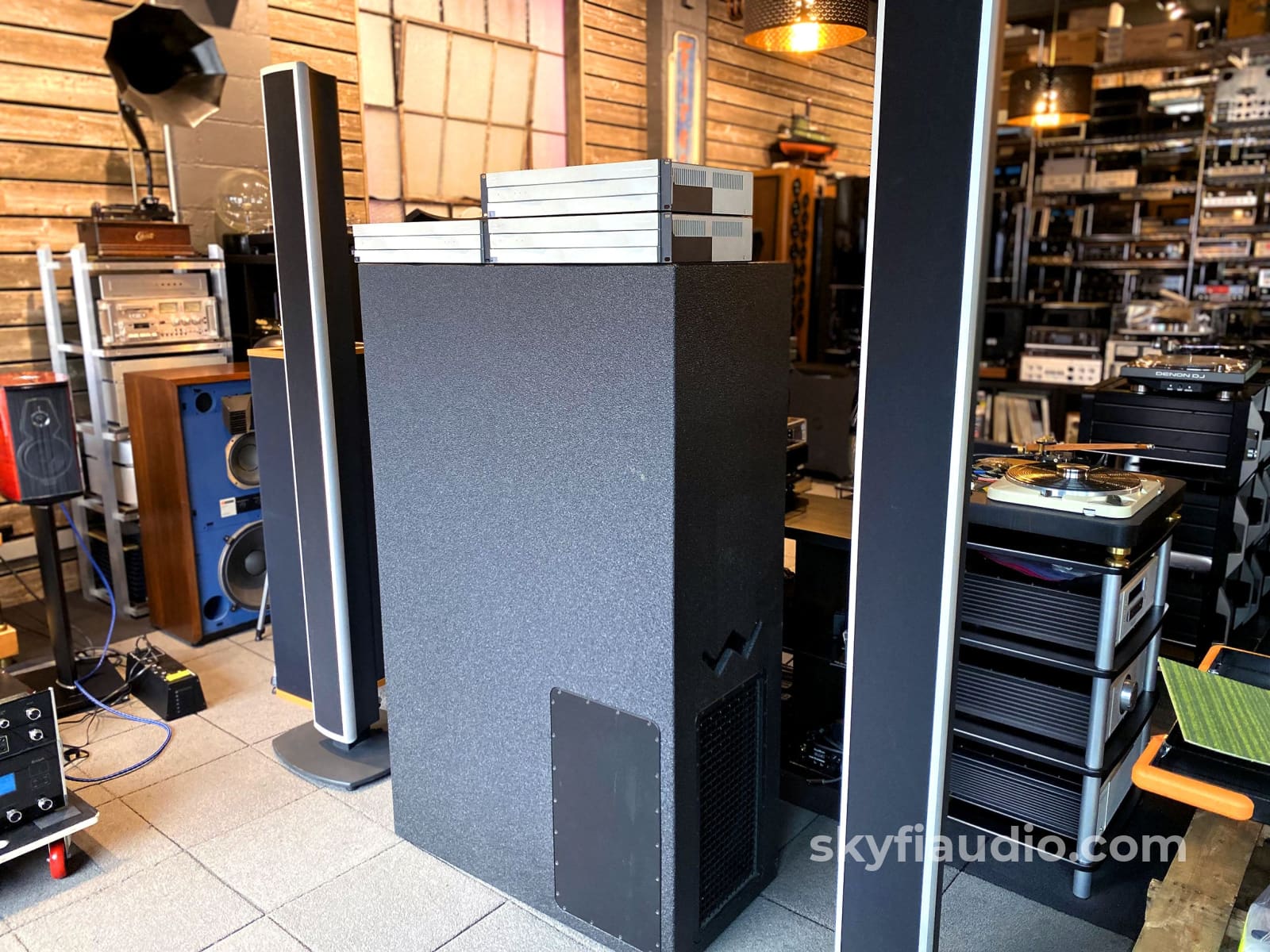 Wisdom Audio 2.1 Line Array Active Speaker System - Killer For Large Rooms Speakers