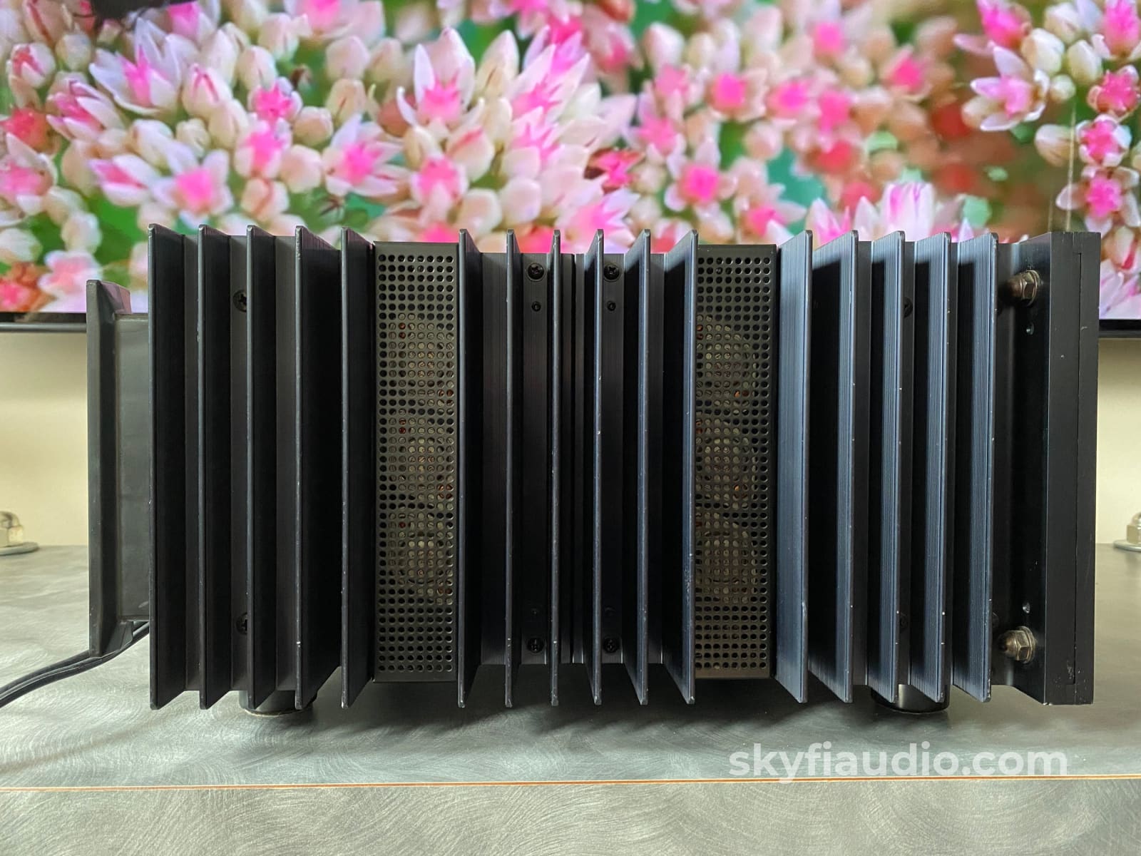 Yamaha M-2 Vintage Amplifier With Vu Meters - Serviced And Upgraded