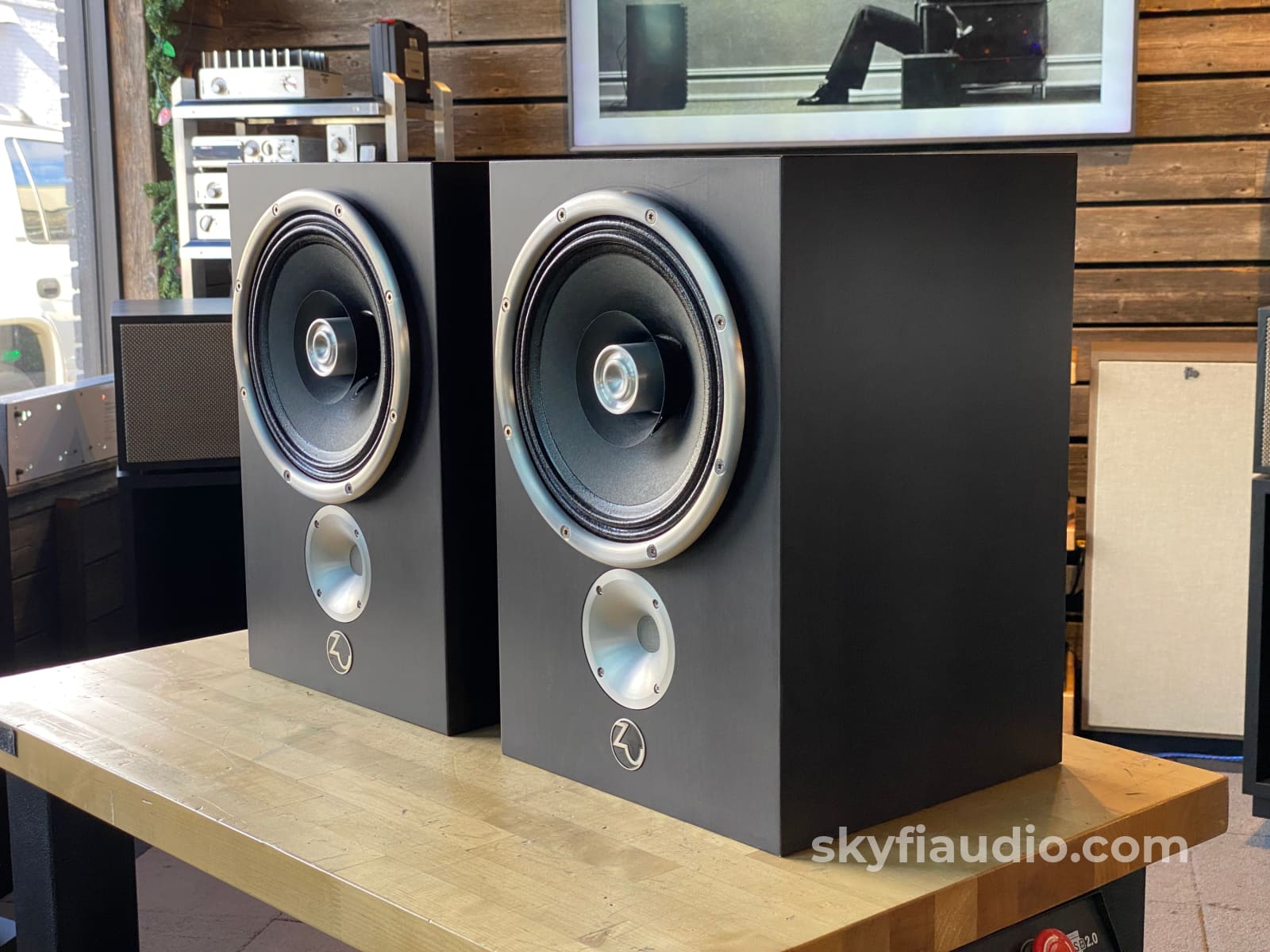 Zu Audio Omen Bookshelf Speakers