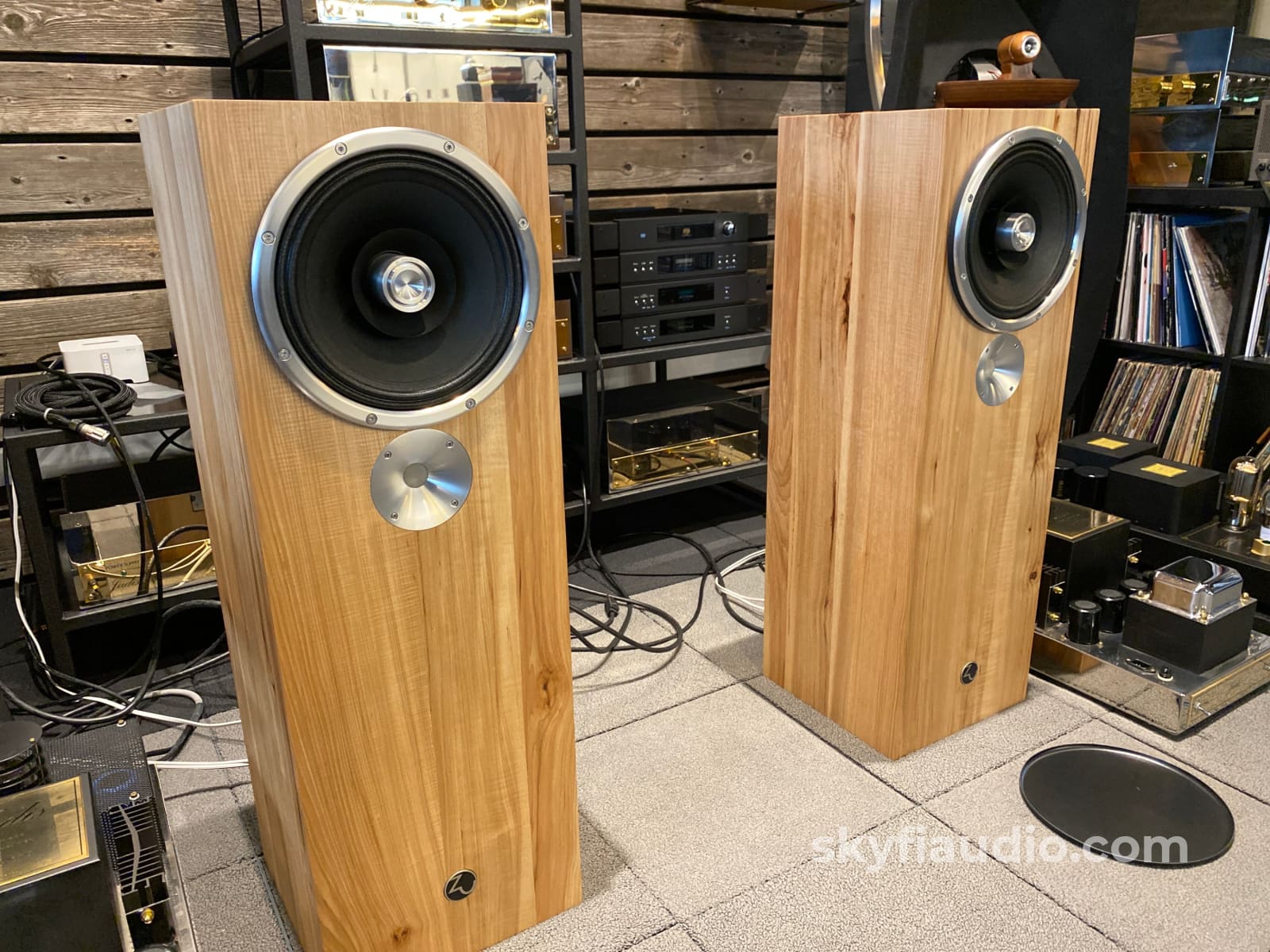 Zu Audio Omen Dirty Weekend In Rustic Hickory Speakers