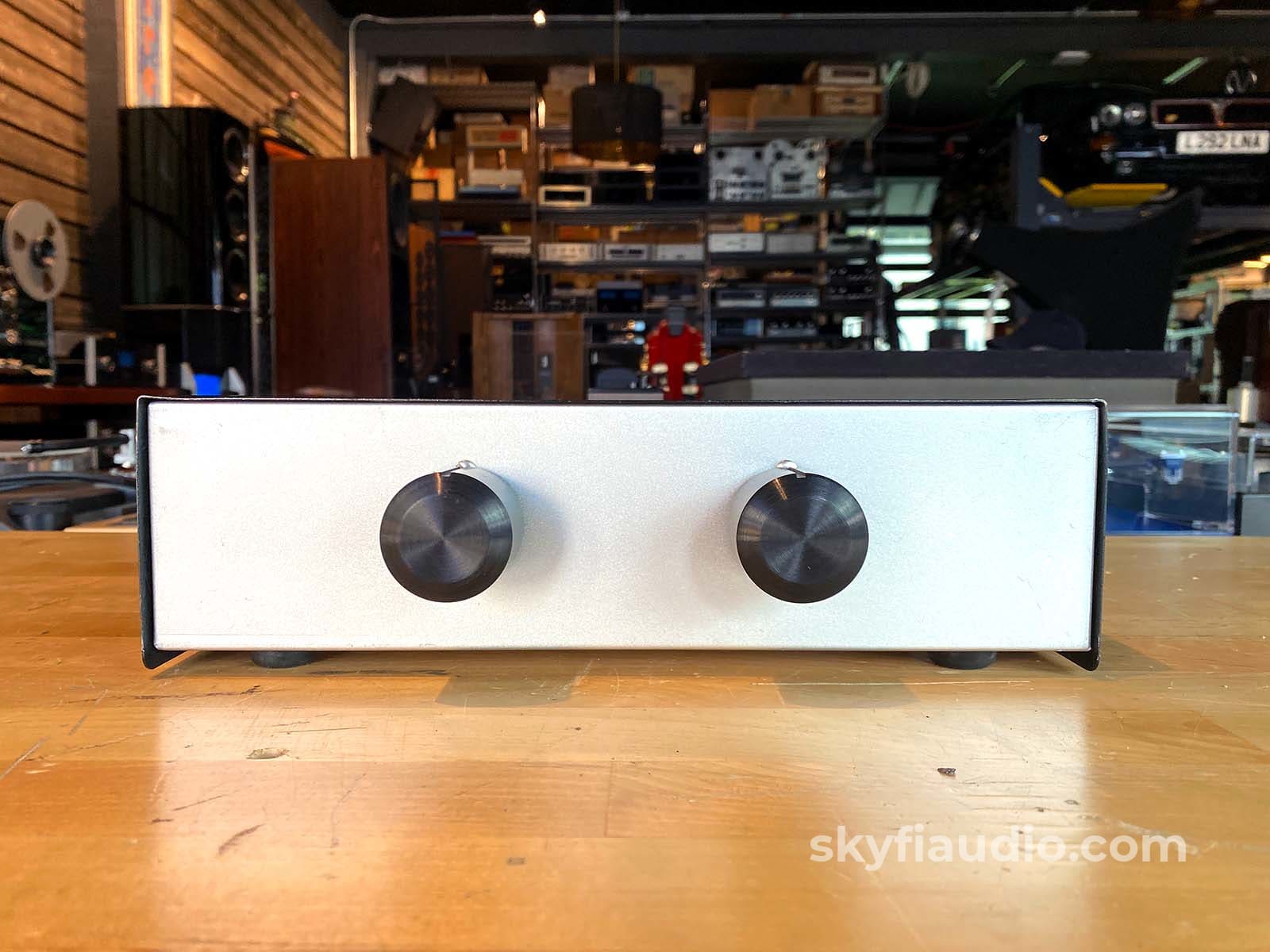 6 Input 1 Output Balanced Xlr Expander Switch - Custom Made Accessory