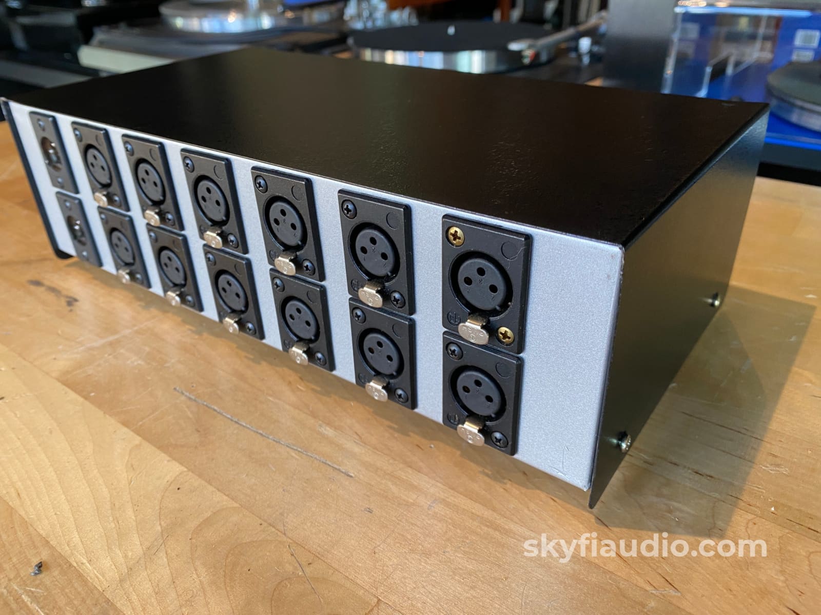 6 Input 1 Output Balanced Xlr Expander Switch - Custom Made Accessory