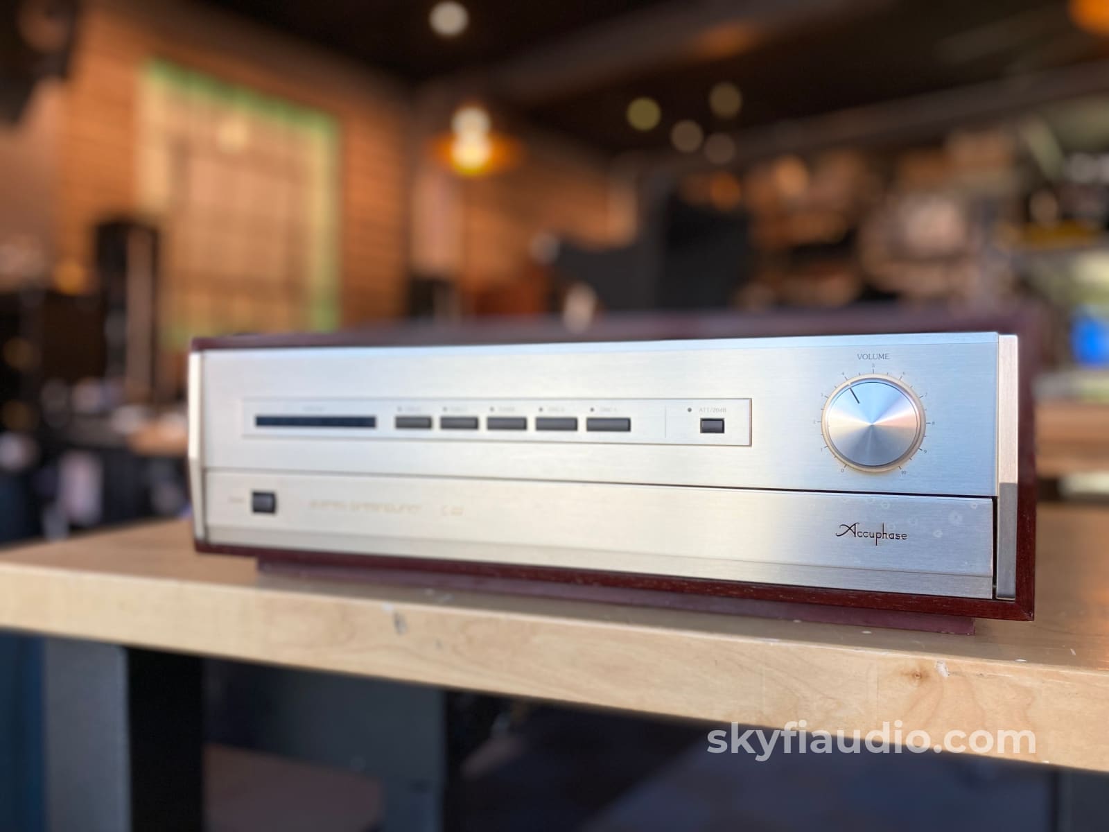 Accuphase C-222 Analog Preamp With Dual Phono - Japanese Gold! Preamplifier