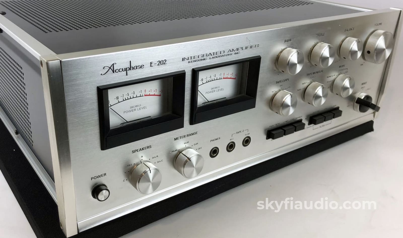 Accuphase E-202 Integrated Amplifier With Meters - Wow!