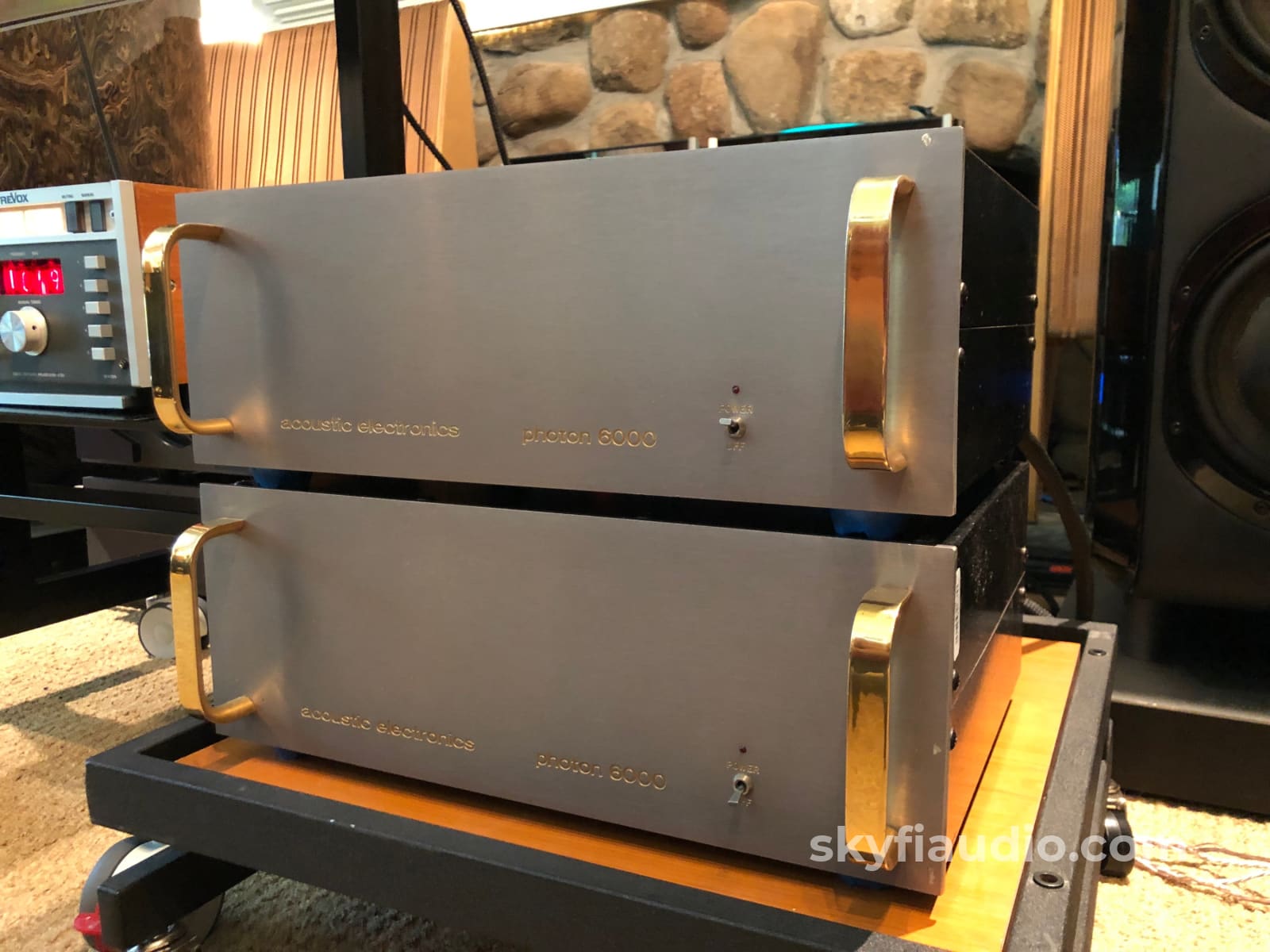 Acoustic Electronics Photon 6000 Monoblock Amplifiers - Super Rare And Powerful Amplifier