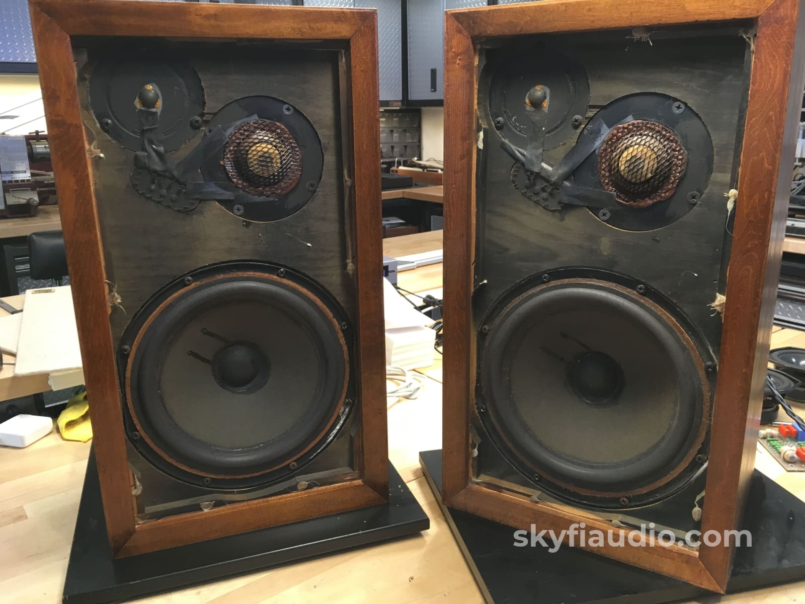 Acoustic Research Ar-3A Speakers