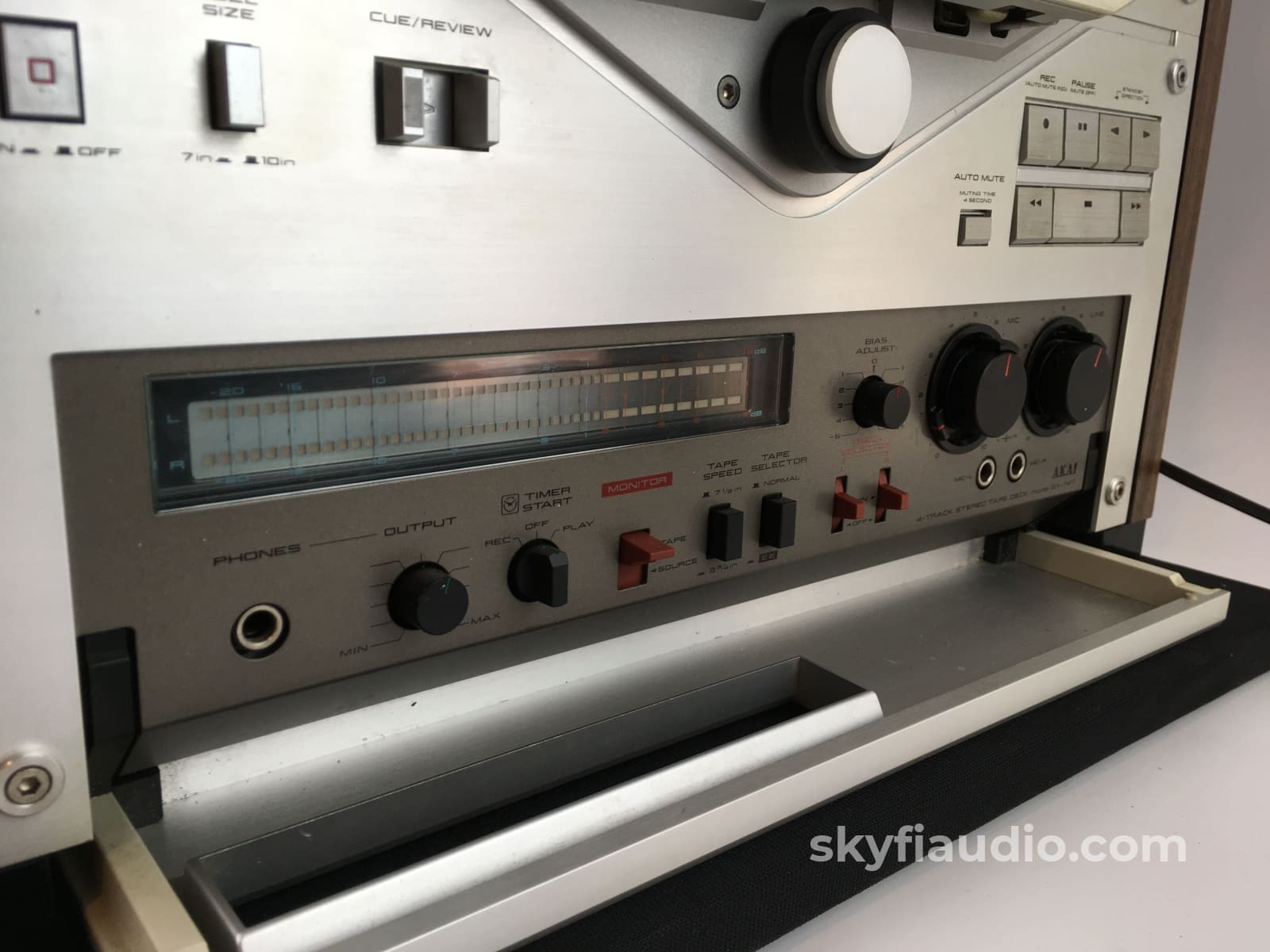 Akai Gx-747 Professional Stereo Reel To Tape Recorder Deck