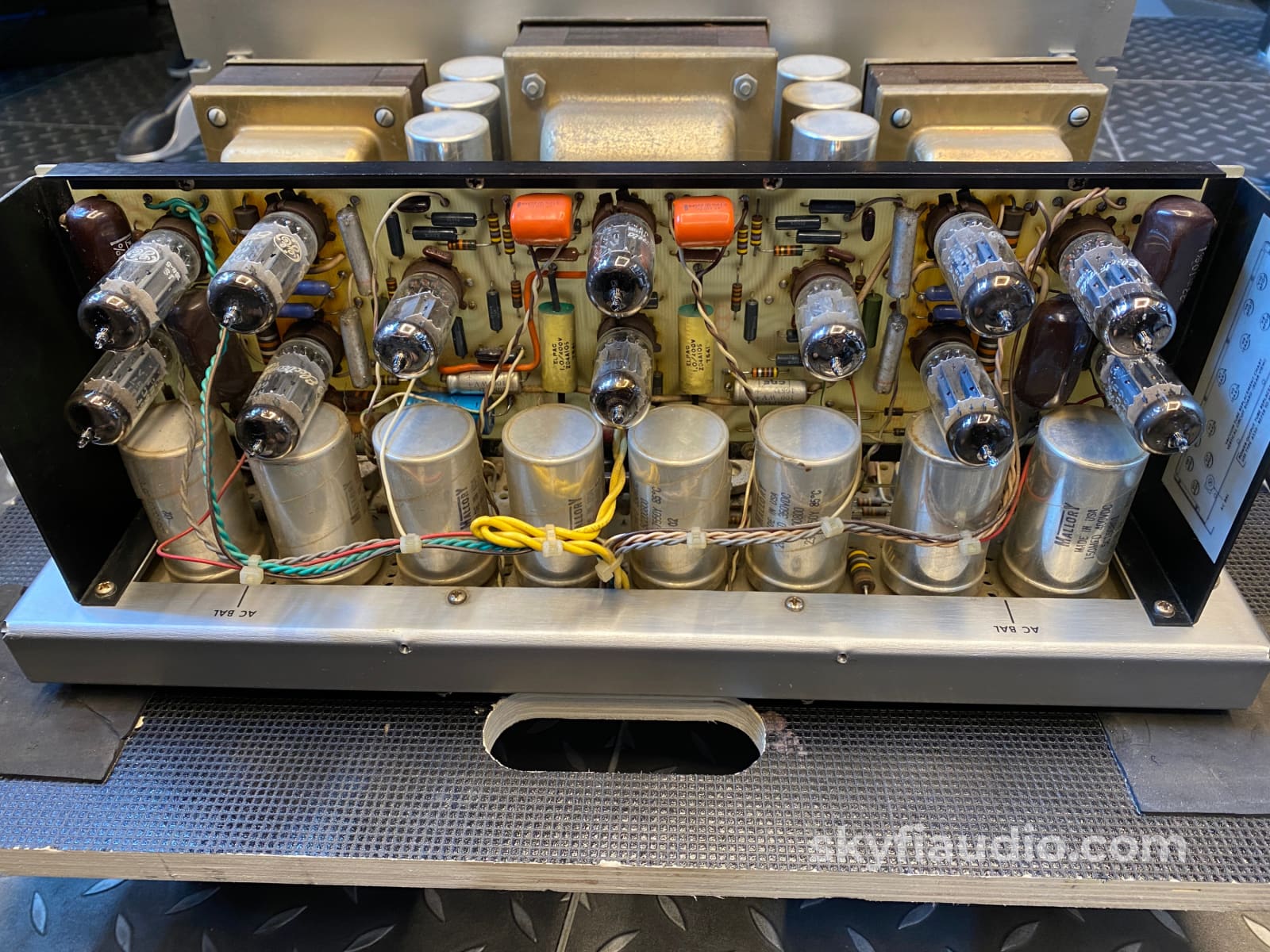 Audio Research D-76A Vintage All-Tube Amplifier Survivor Condition