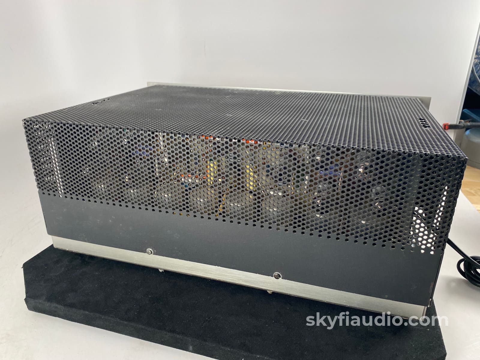 Audio Research D-76A Vintage All-Tube Amplifier Survivor Condition