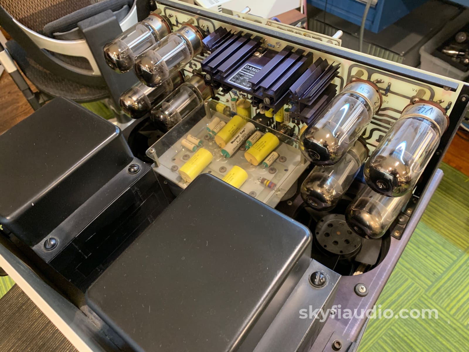 Audio Research M300 Tube Monoblock Amplifiers - 300W! Amplifier