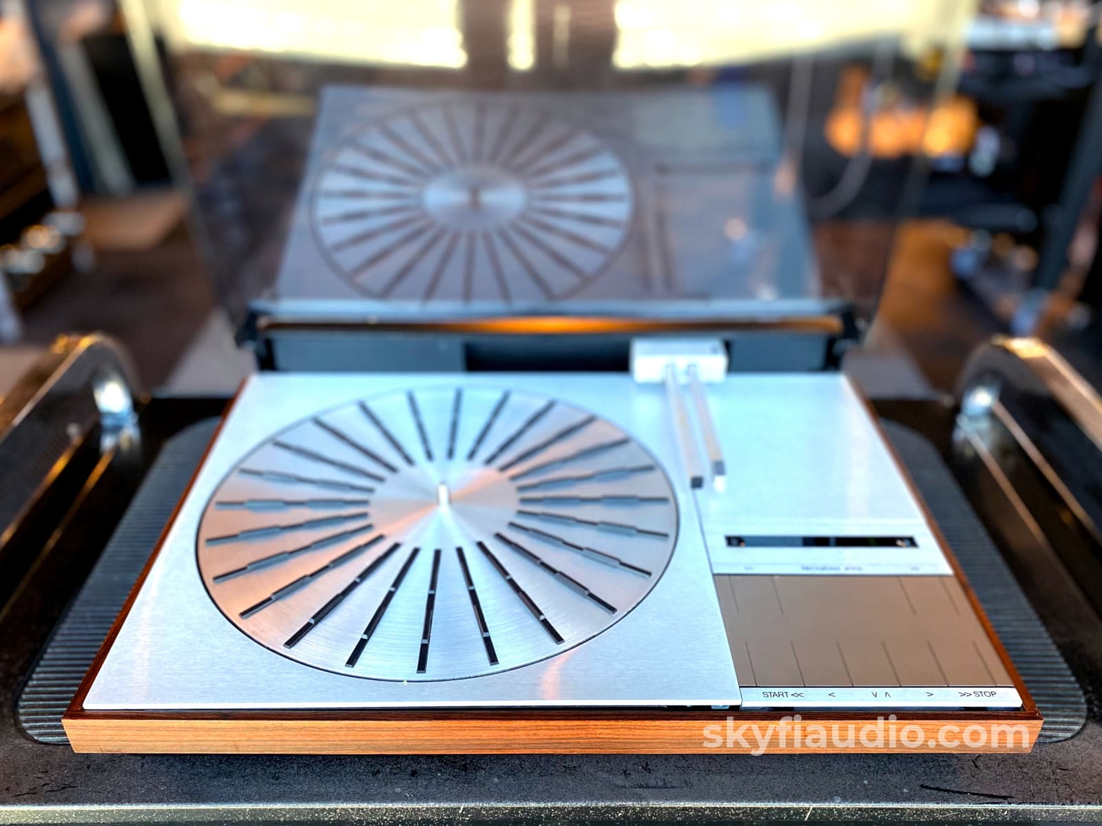 BANG & OLUFSEN Platine BEOGRAM 8000 sans diamant EUR 100,00 - FR BANG & OLUFSEN Platine BEOGRAM 8000 sans diamant EUR 100,00 - FR