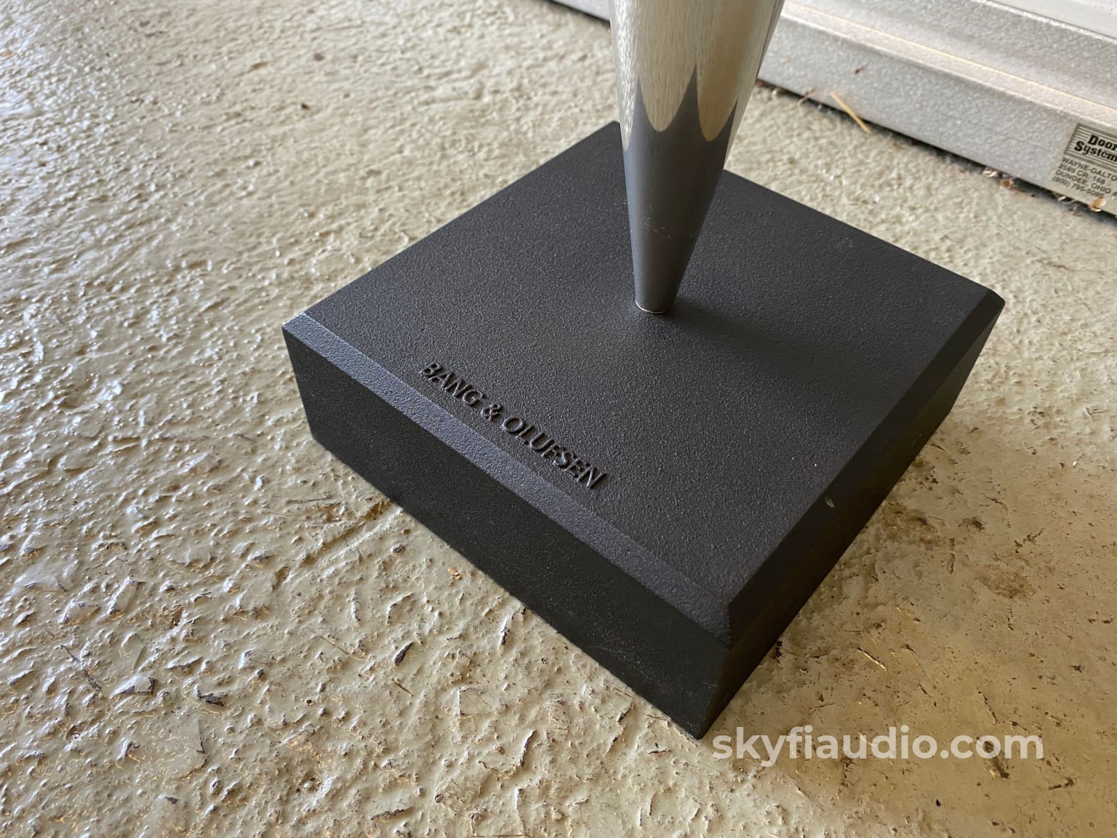 Bang & Olufsen Beolab 8000 Active (Powered) Speakers