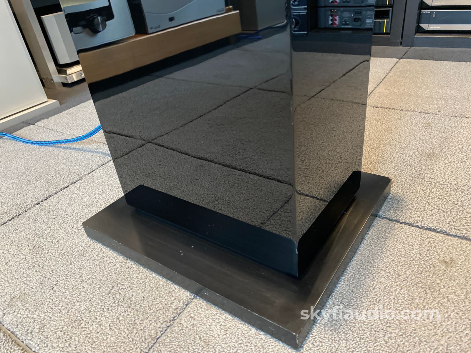 Bowers & Wilkins Cm9 Floorstanding Speakers