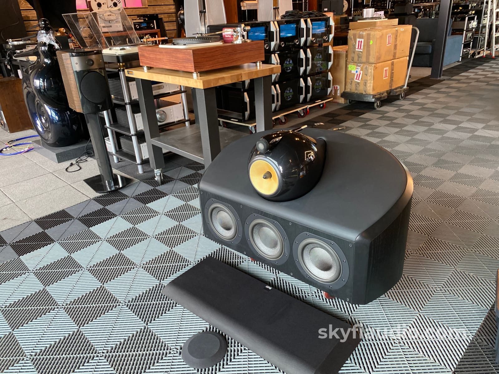 Bowers & Wilkins Htm1D Amazing And Massive Center Channel Speaker! 500W Speakers