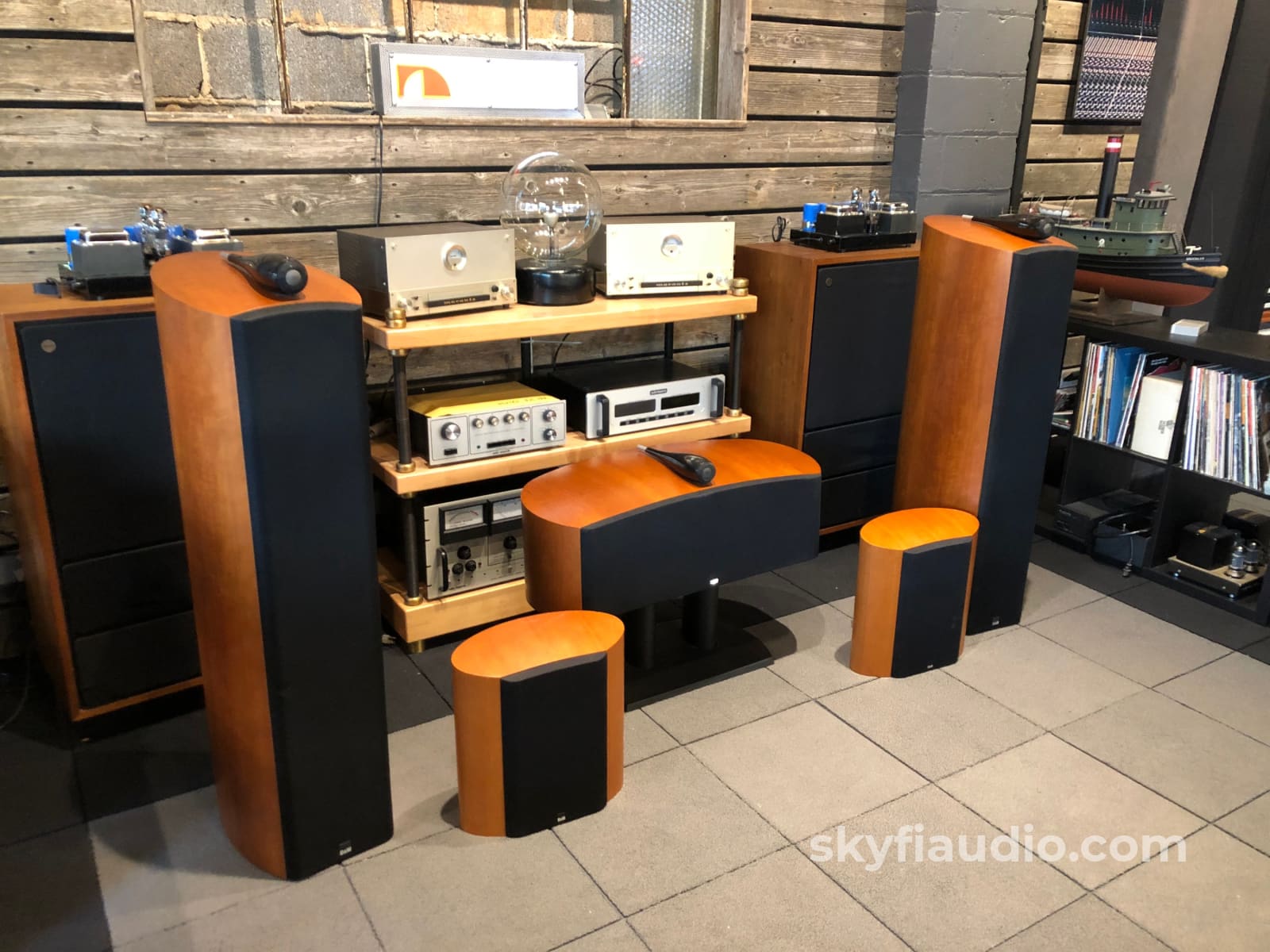 B&W (Bowers & Wilkins) 803D (Diamond) Speaker Theater Package Speakers