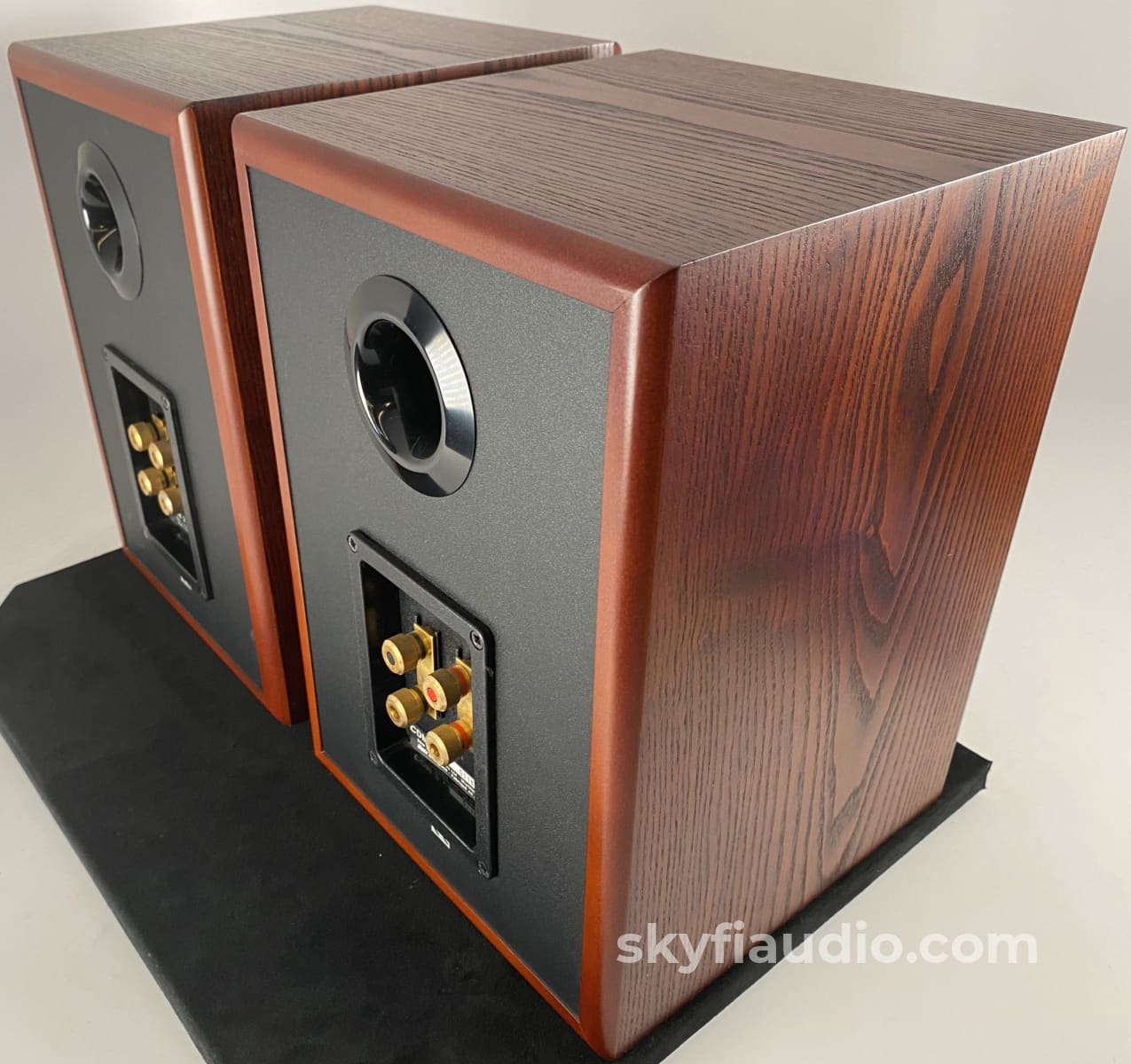 B&W (Bowers & Wilkins) Cdm 2 Bookshelf Speakers - Very Desirable Cherry