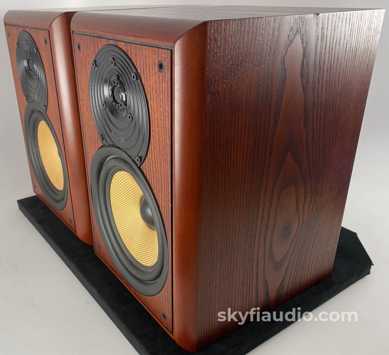 B&W (Bowers & Wilkins) Cdm 2 Bookshelf Speakers - Very Desirable Cherry