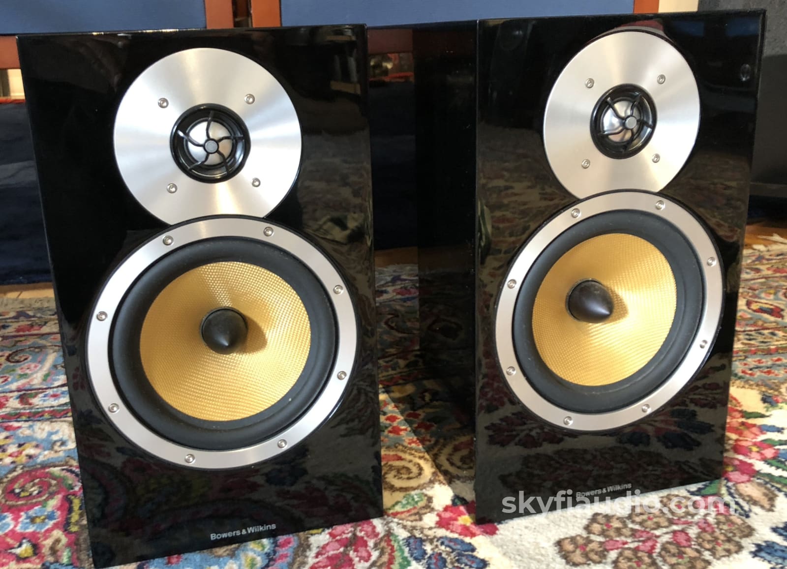 B&W (Bowers & Wilkins) CM5 Bookshelf Speakers