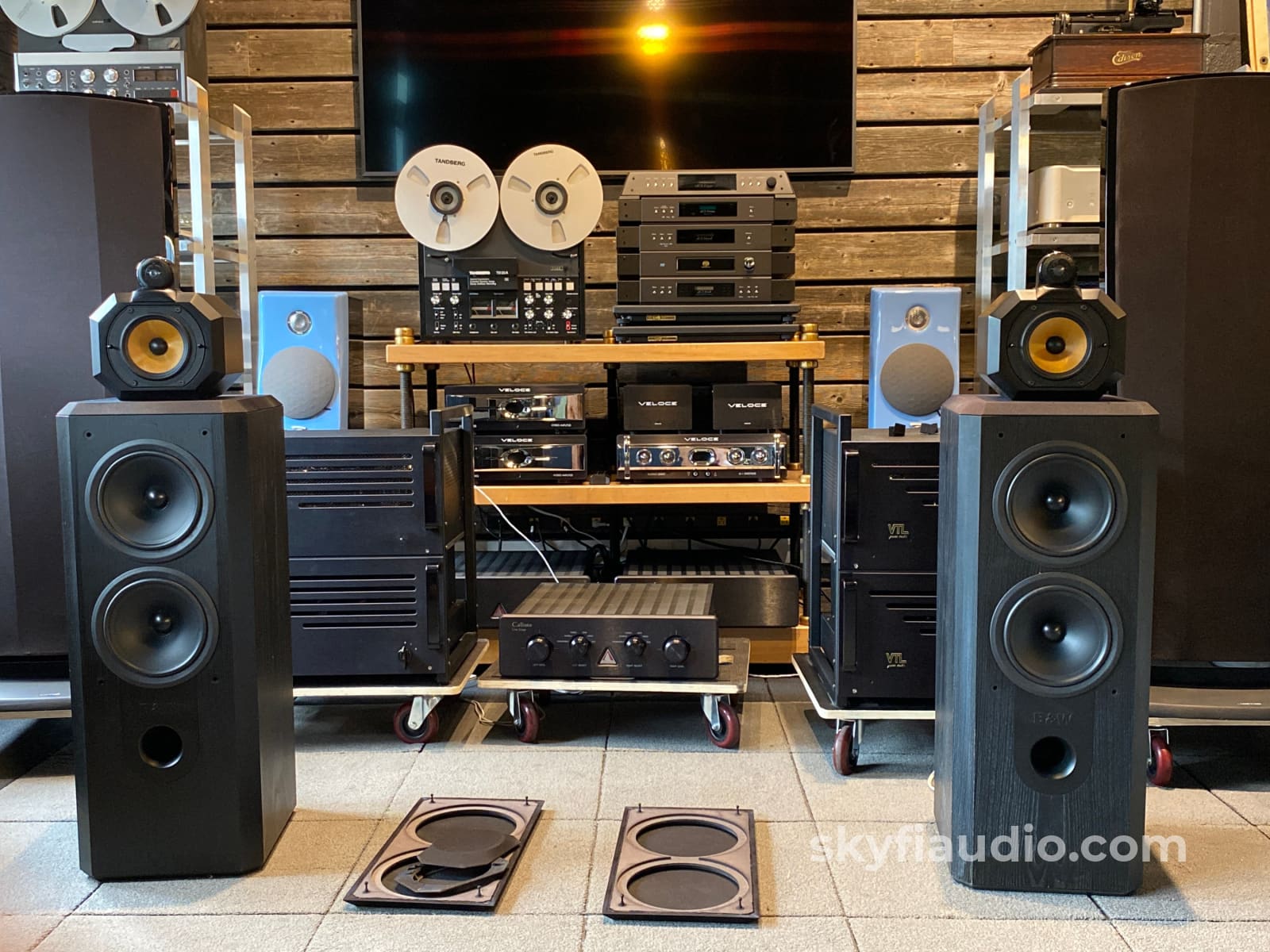 B&W (Bowers & Wilkins) Matrix 802 Series 3 Speakers - Survivor Pair!