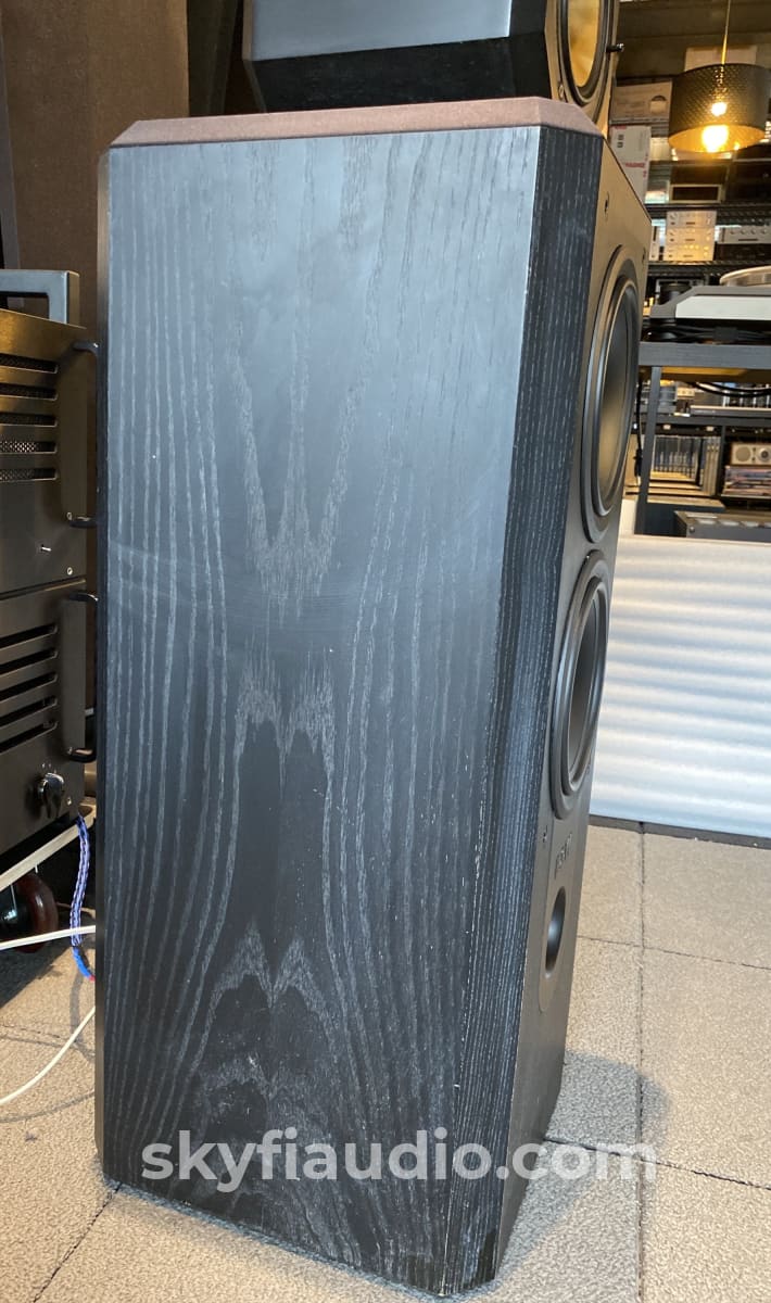 B&W (Bowers & Wilkins) Matrix 802 Series 3 Speakers - Survivor Pair!