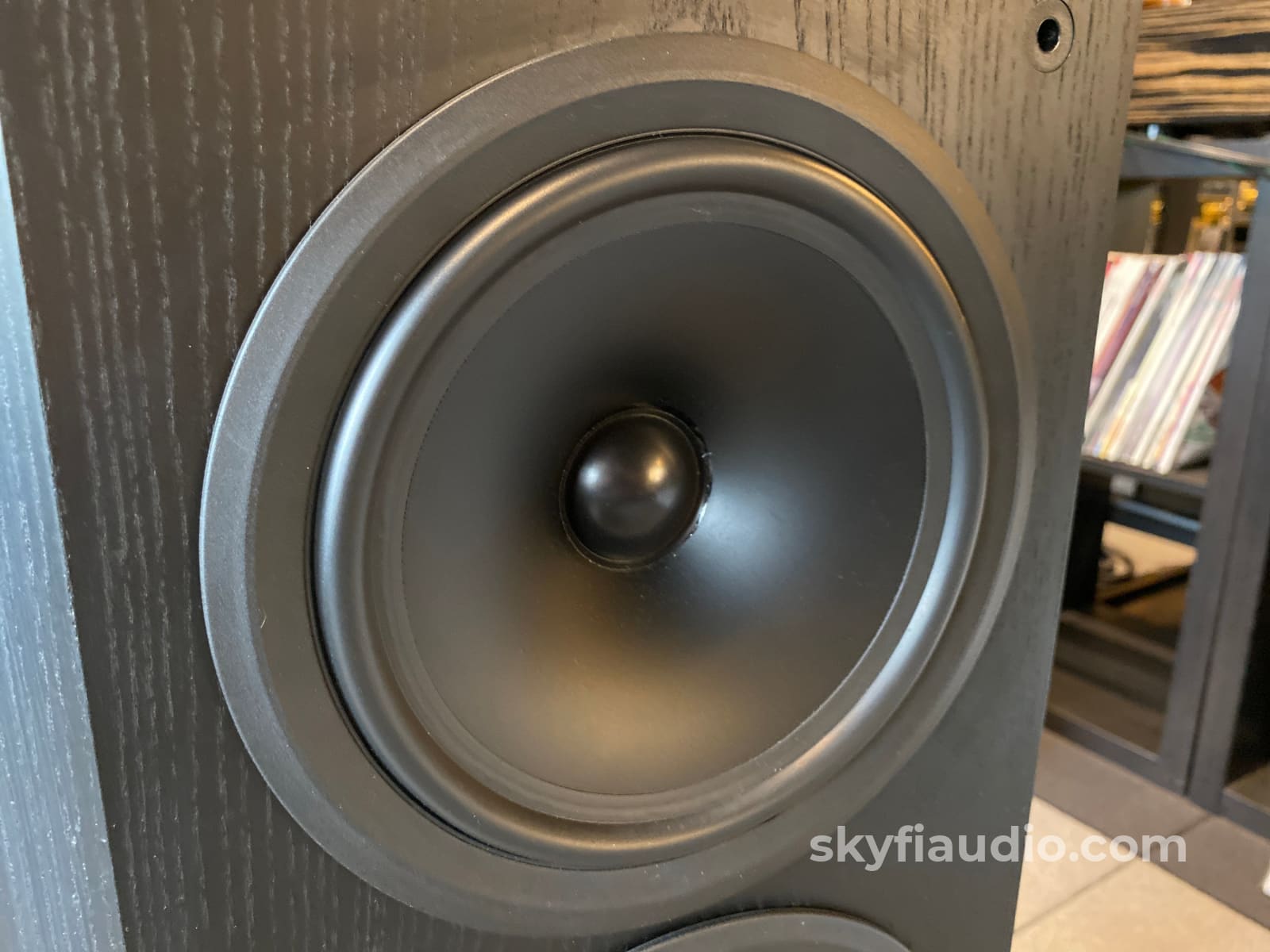 B&W (Bowers & Wilkins) Matrix 802 Series 3 Speakers - Survivor Pair!