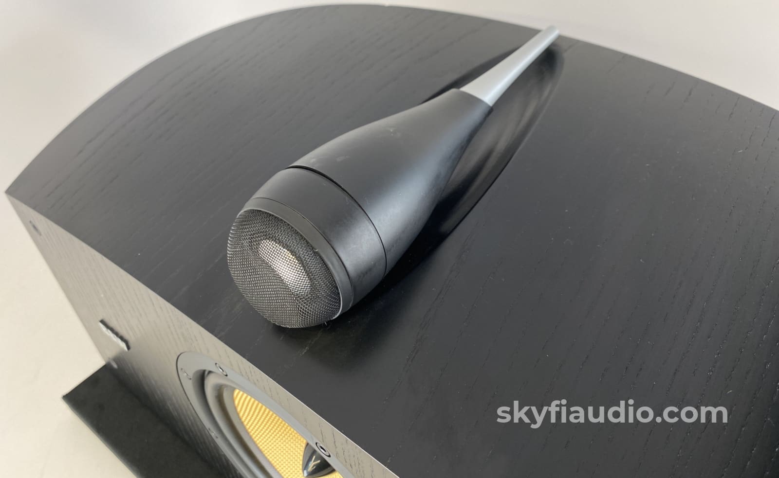 B&W (Bowers & Wilkins) Nautilus Htm2 Center Channel Home Theater Speaker Speakers