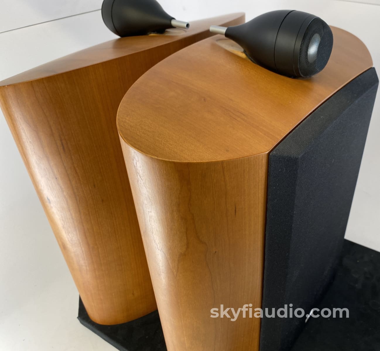 B&W (Bowers & Wilkins) Nautilus Scm1 Home Theater Speakers In Cherry