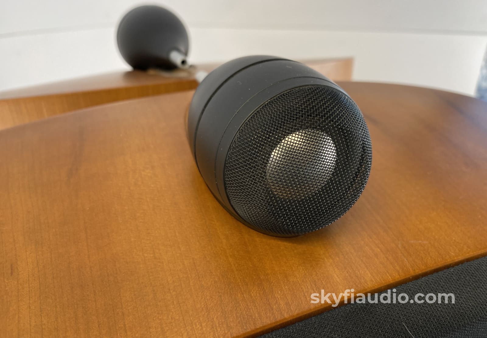 B&W (Bowers & Wilkins) Nautilus Scm1 Home Theater Speakers In Cherry