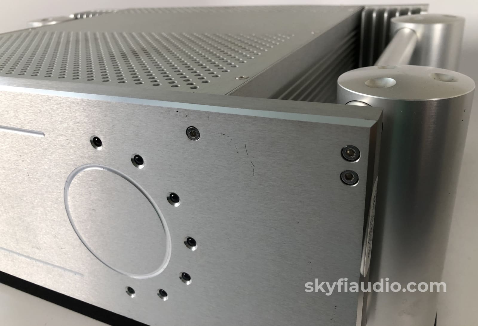 Chord Spm-2400 Multi-Channel Amplifier - 5 X 135W