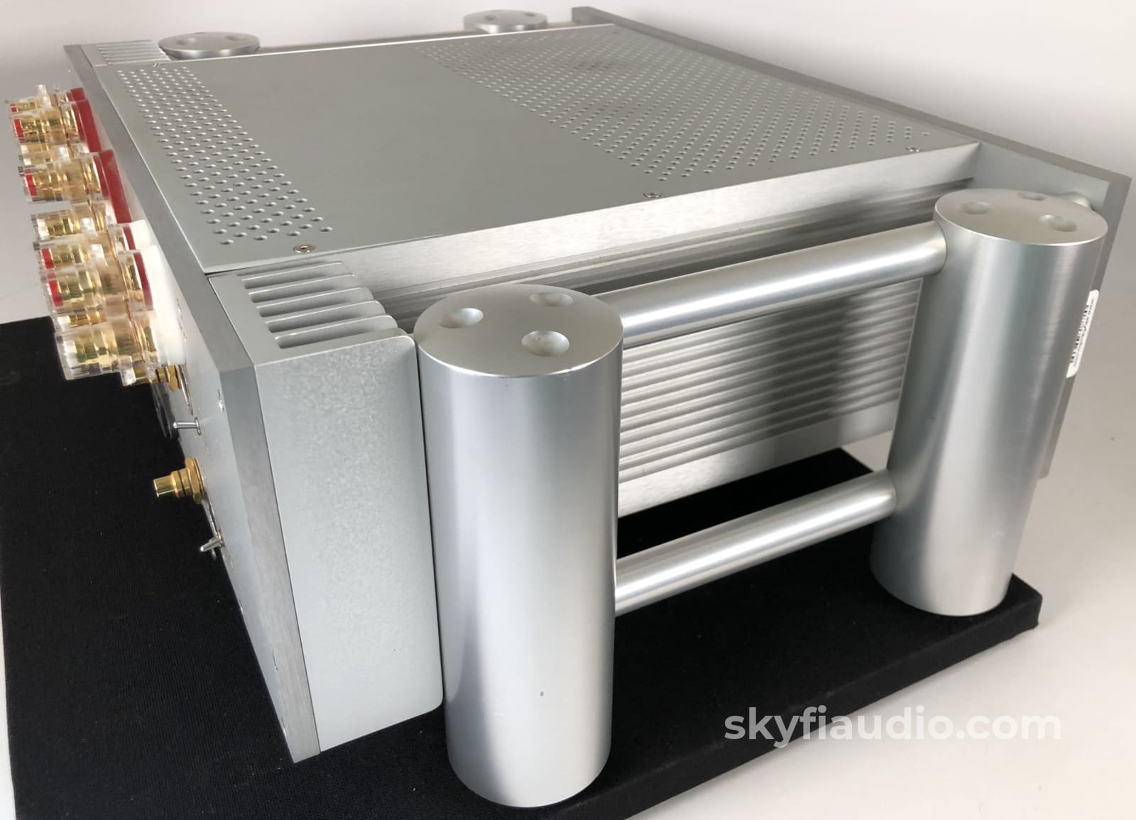 Chord Spm-2400 Multi-Channel Amplifier - 5 X 135W