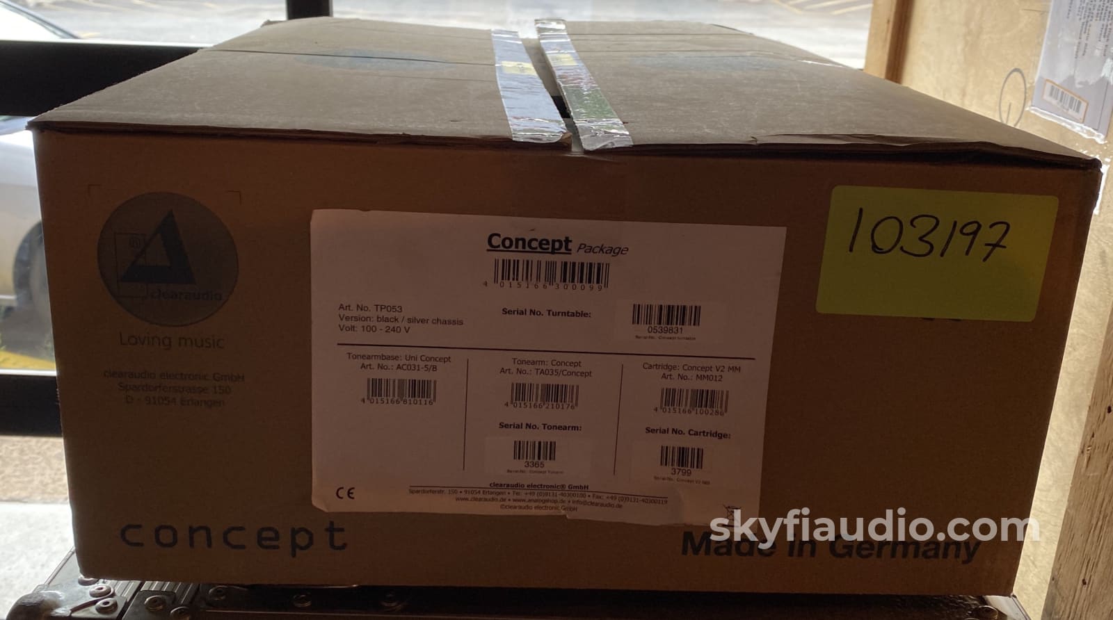 Clearaudio Concept Turntable With Upgraded Virtuoso Phono Cartridge