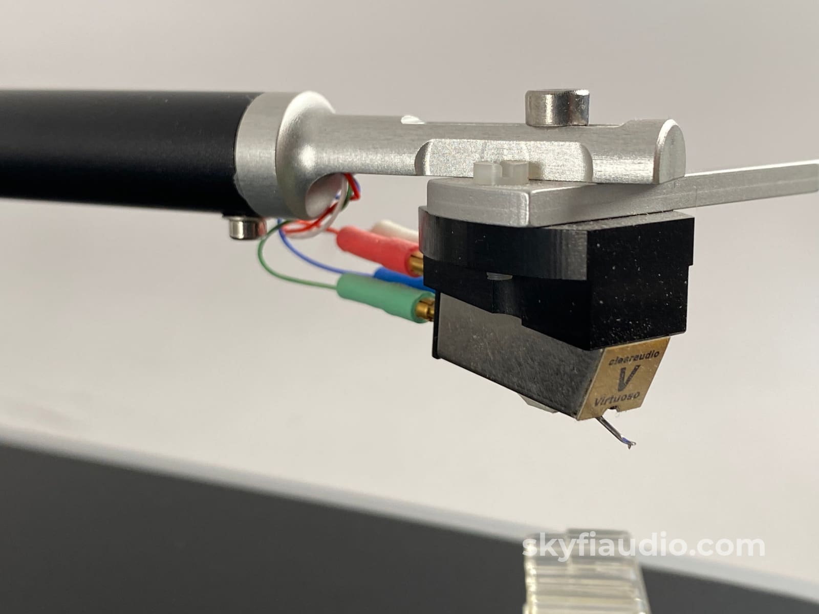 Clearaudio Concept Turntable With Upgraded Virtuoso Phono Cartridge