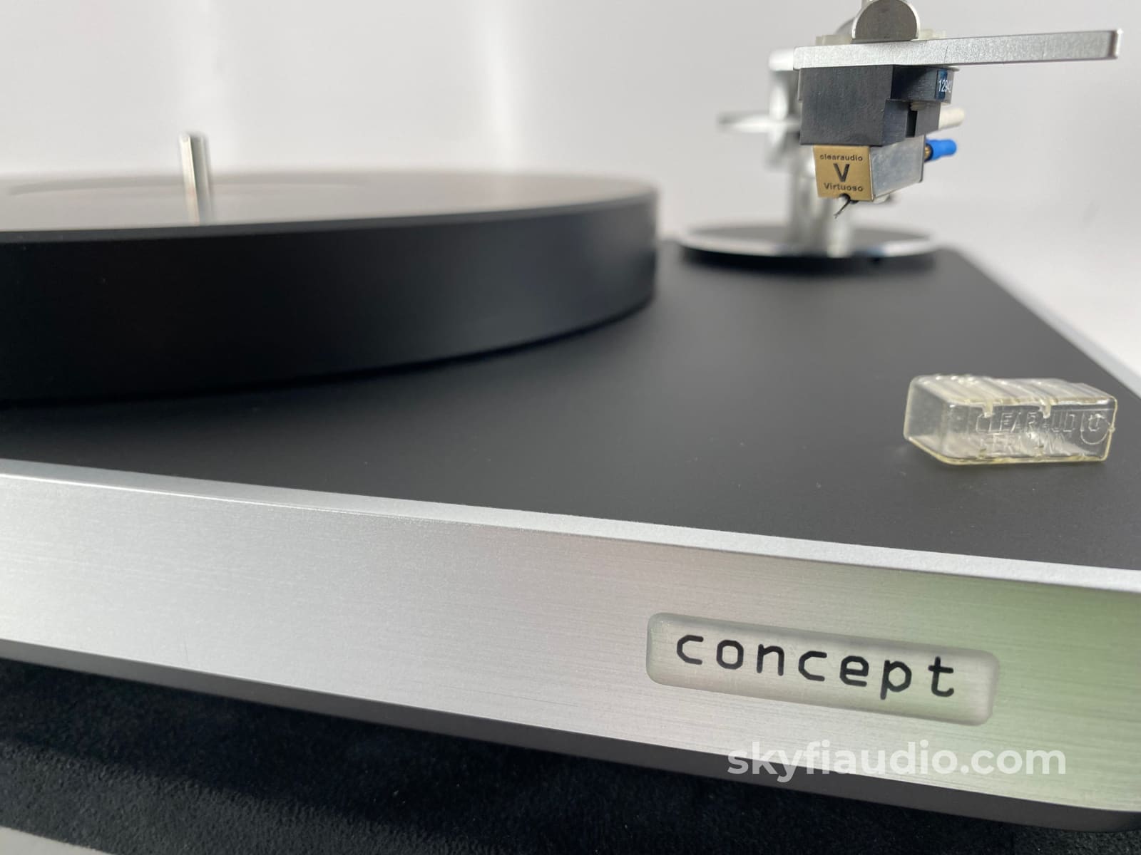 Clearaudio Concept Turntable With Upgraded Virtuoso Phono Cartridge