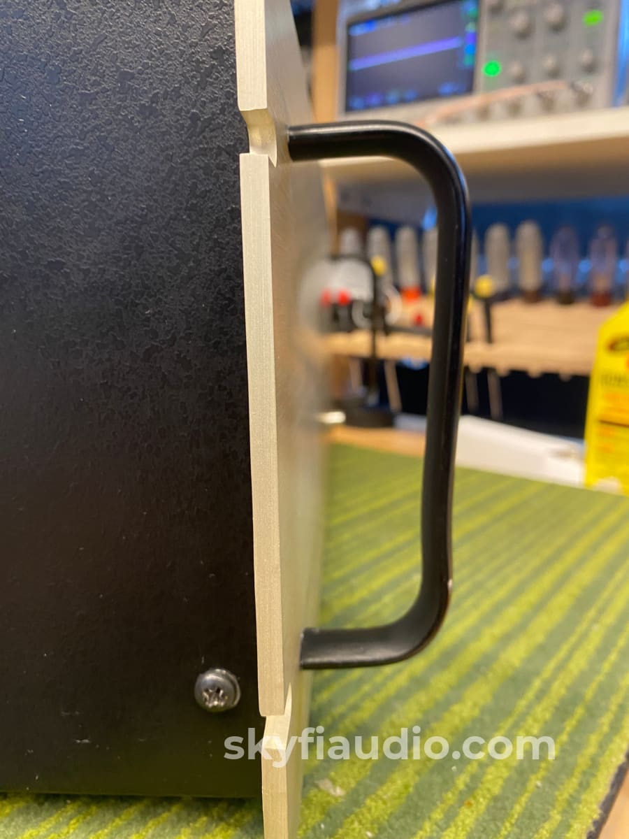 Conrad Johnson Mv52 Tube Amplifier - Factory Upgraded