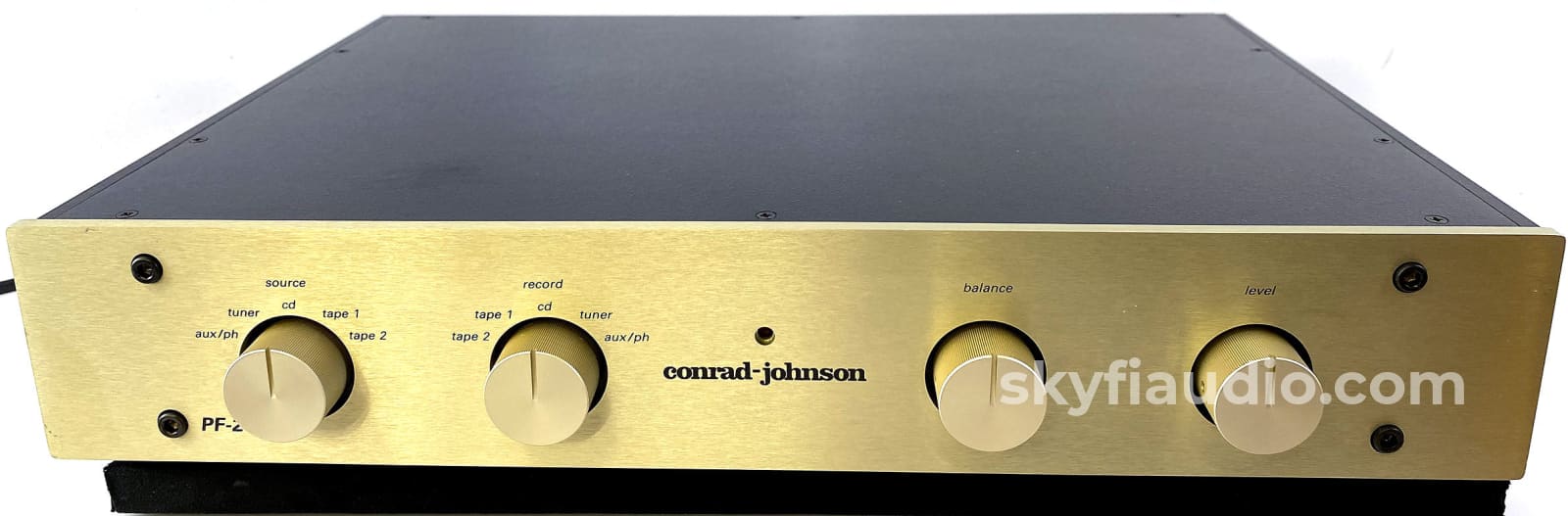 Conrad-Johnson Pf2L Line Level All-Analog Preamplifier