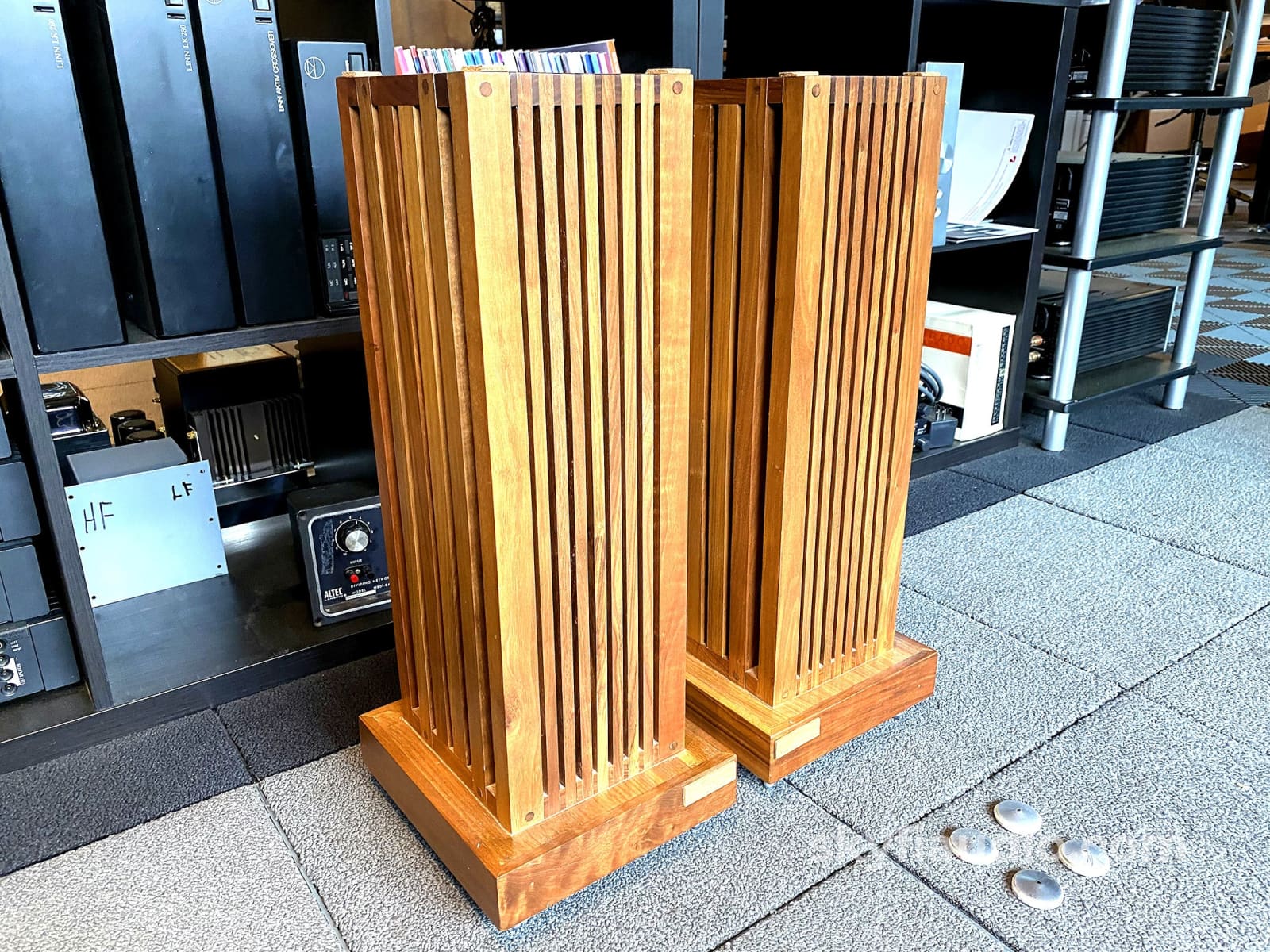 Core Audio Hardwood Speaker Stands Very Rare Accessory
