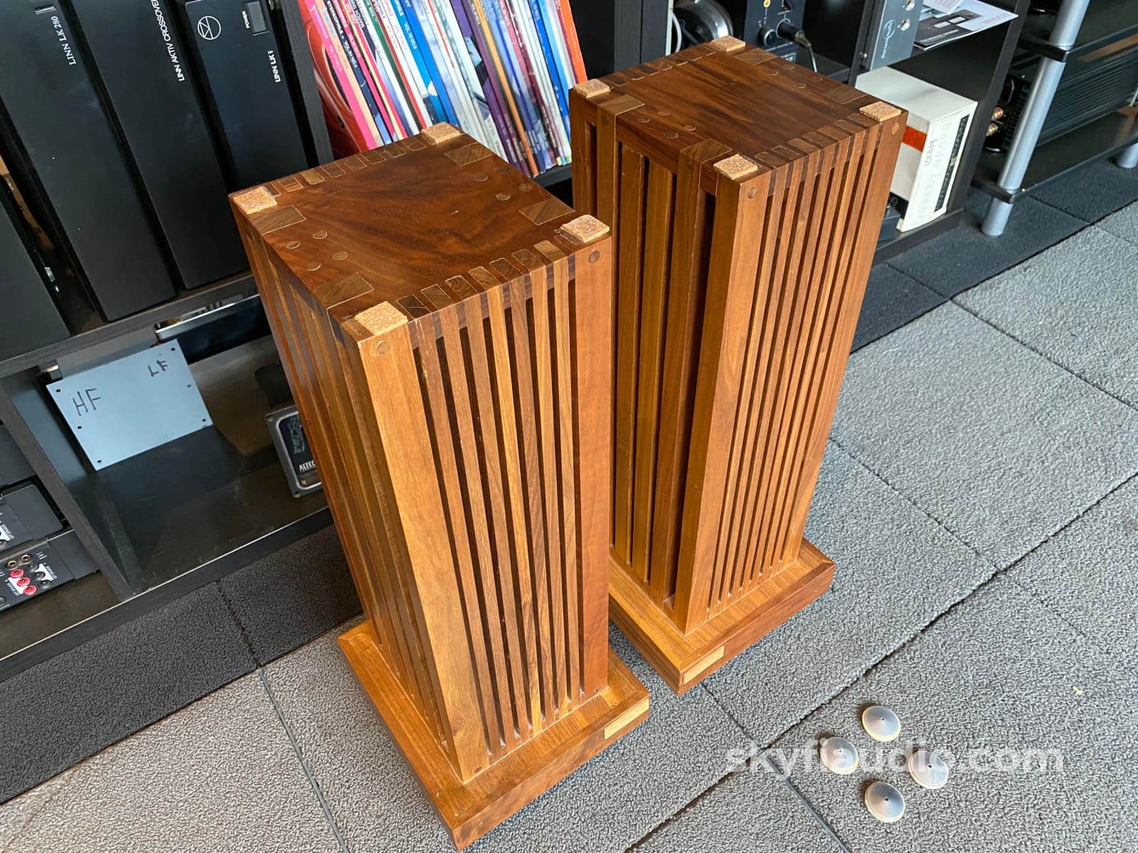 Core Audio Hardwood Speaker Stands Very Rare Accessory