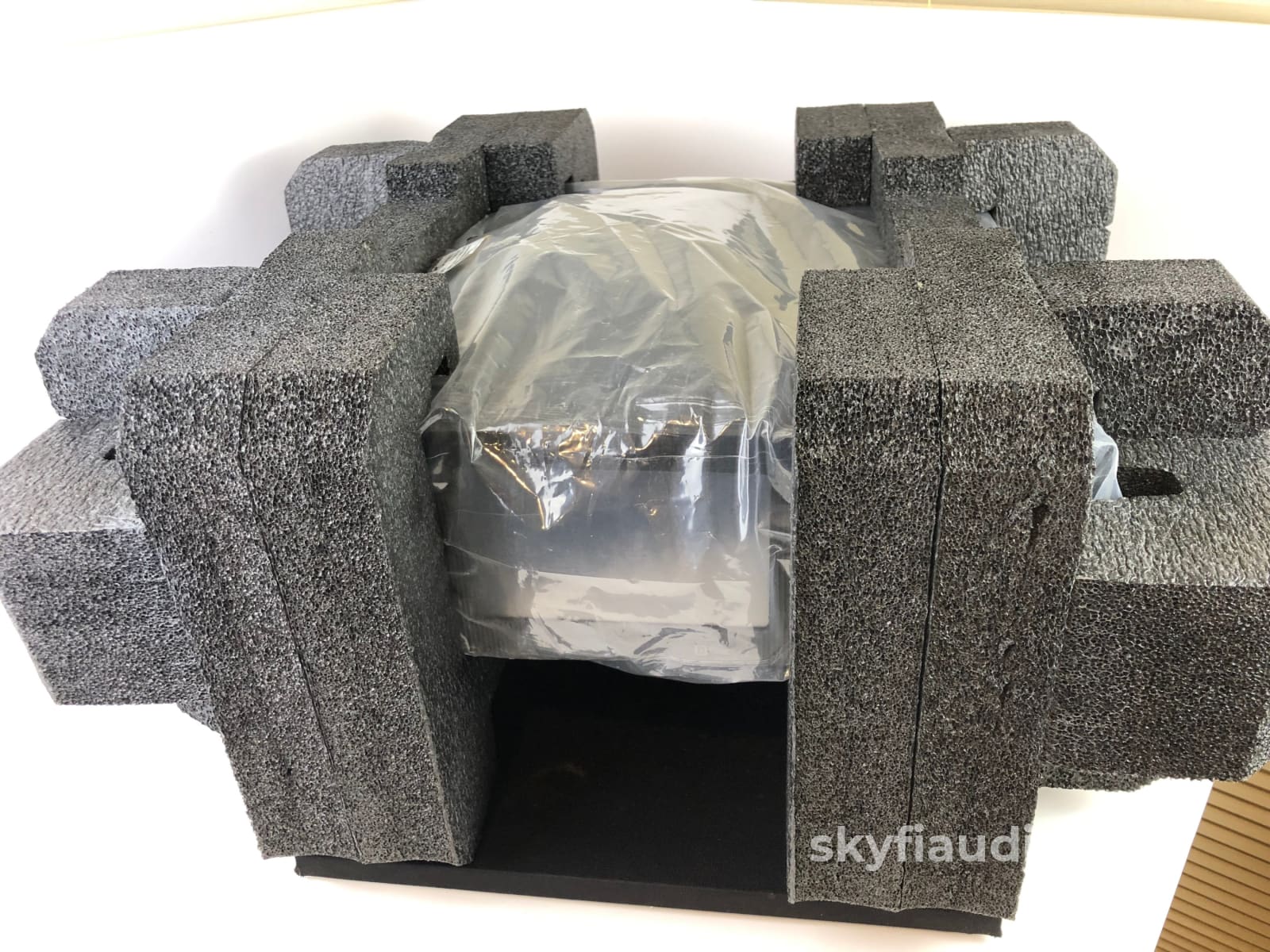 Datasat Digital Rs20I Flagship Theater Processor Preamplifier