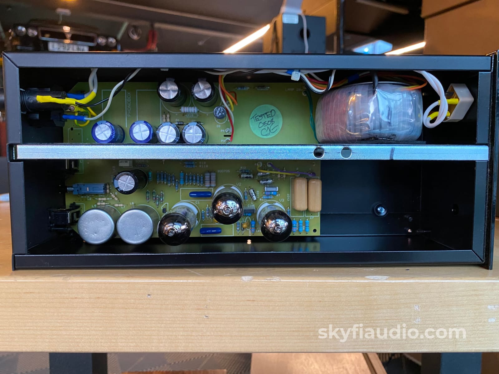 Ear (Esoteric Audio Research) 834P Mm/Mc Tube Phono Stage Preamplifier