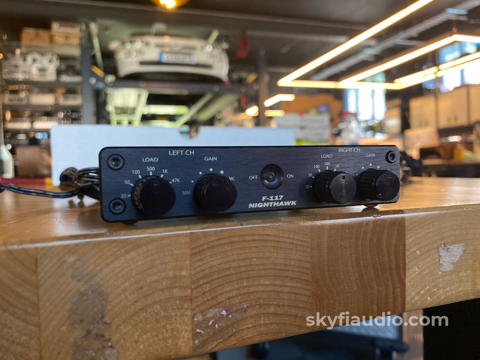 Emmeline F-117 The Nighthawk Battery Powered Mm/Mc Phono Stage Preamplifier