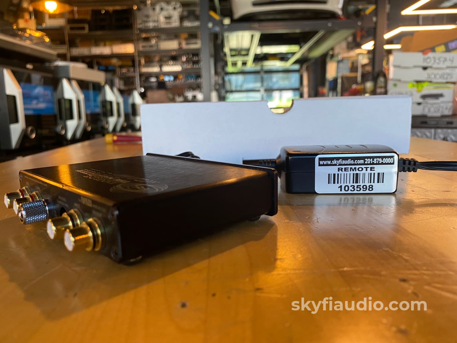 Emmeline F-117 The Nighthawk Battery Powered Mm/Mc Phono Stage Preamplifier