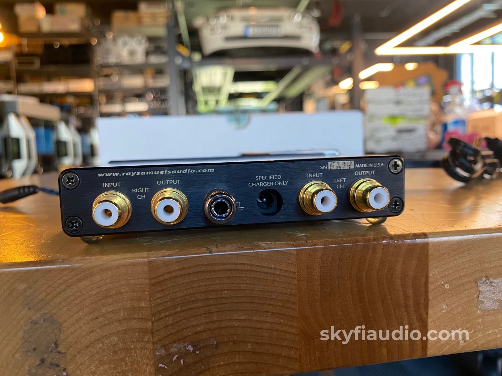 Emmeline F-117 The Nighthawk Battery Powered Mm/Mc Phono Stage Preamplifier