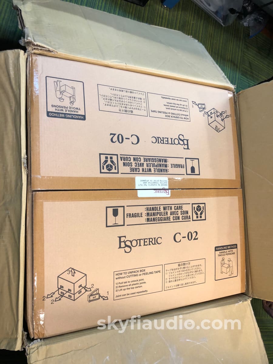 Esoteric C-02 Flagship Preamplifier Complete Set And Mint! $25K Msrp