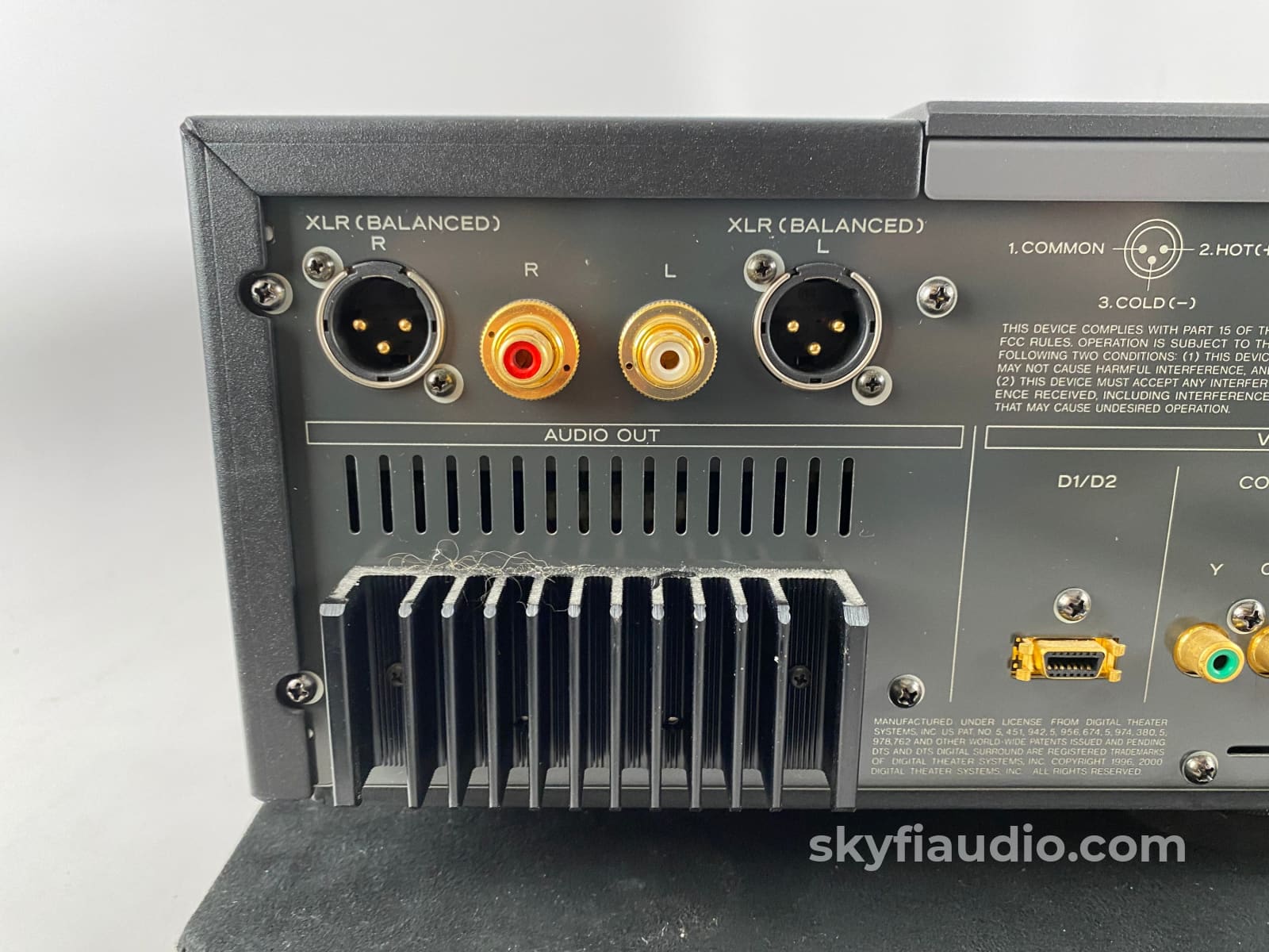 Esoteric Dv-50 - Sacd And Cd Player In Rare Black Finish + Digital