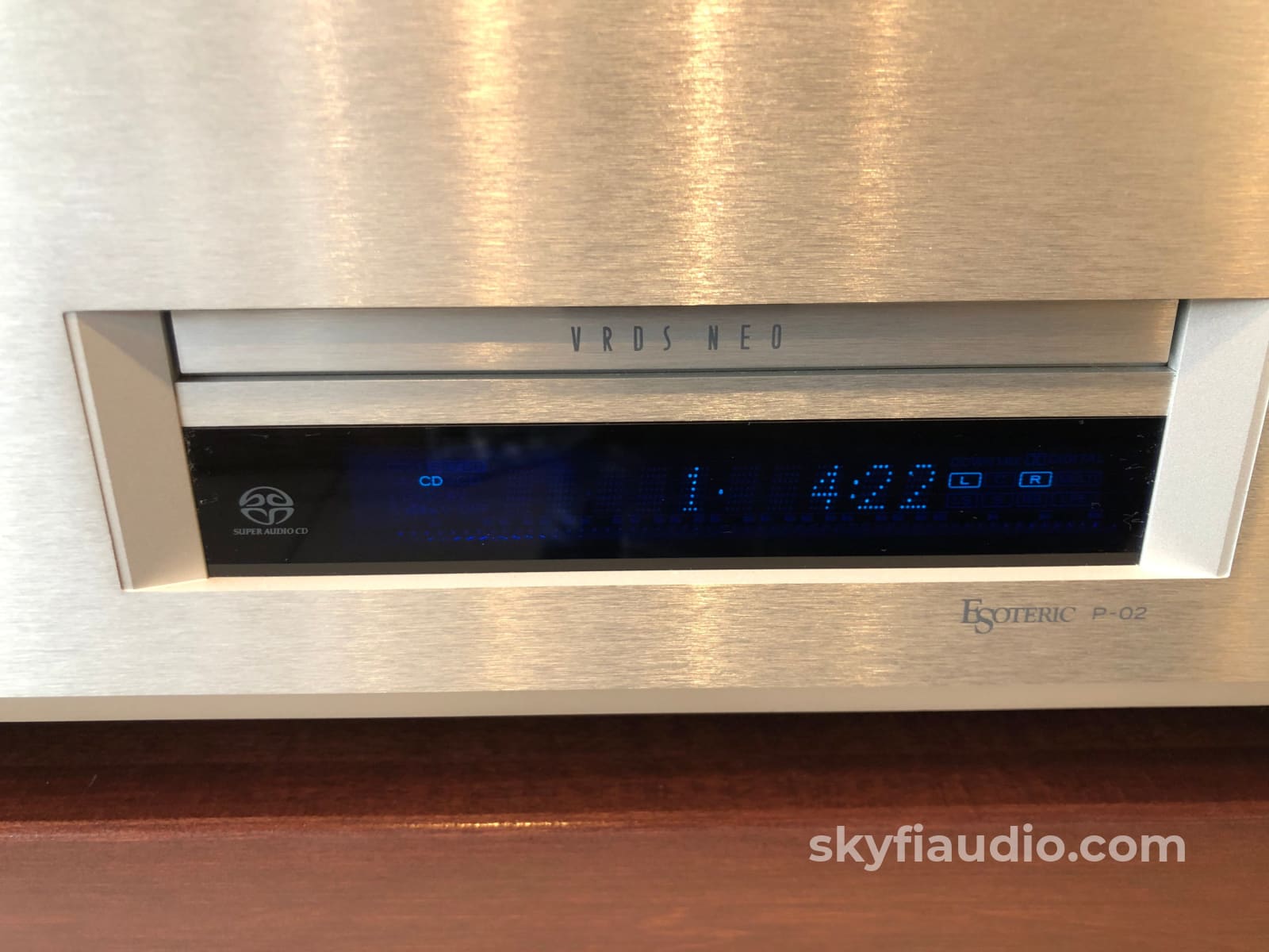 Esoteric P-02 Sacd/Cd Transport And D-02 Dac - Flagship Combination 100/120/230V Cd + Digital